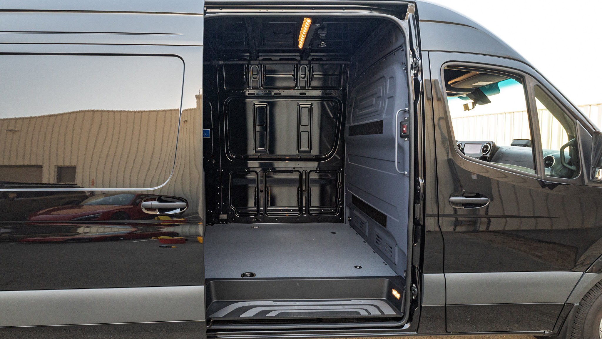 018 2025 Mercedes Benz eSprinter