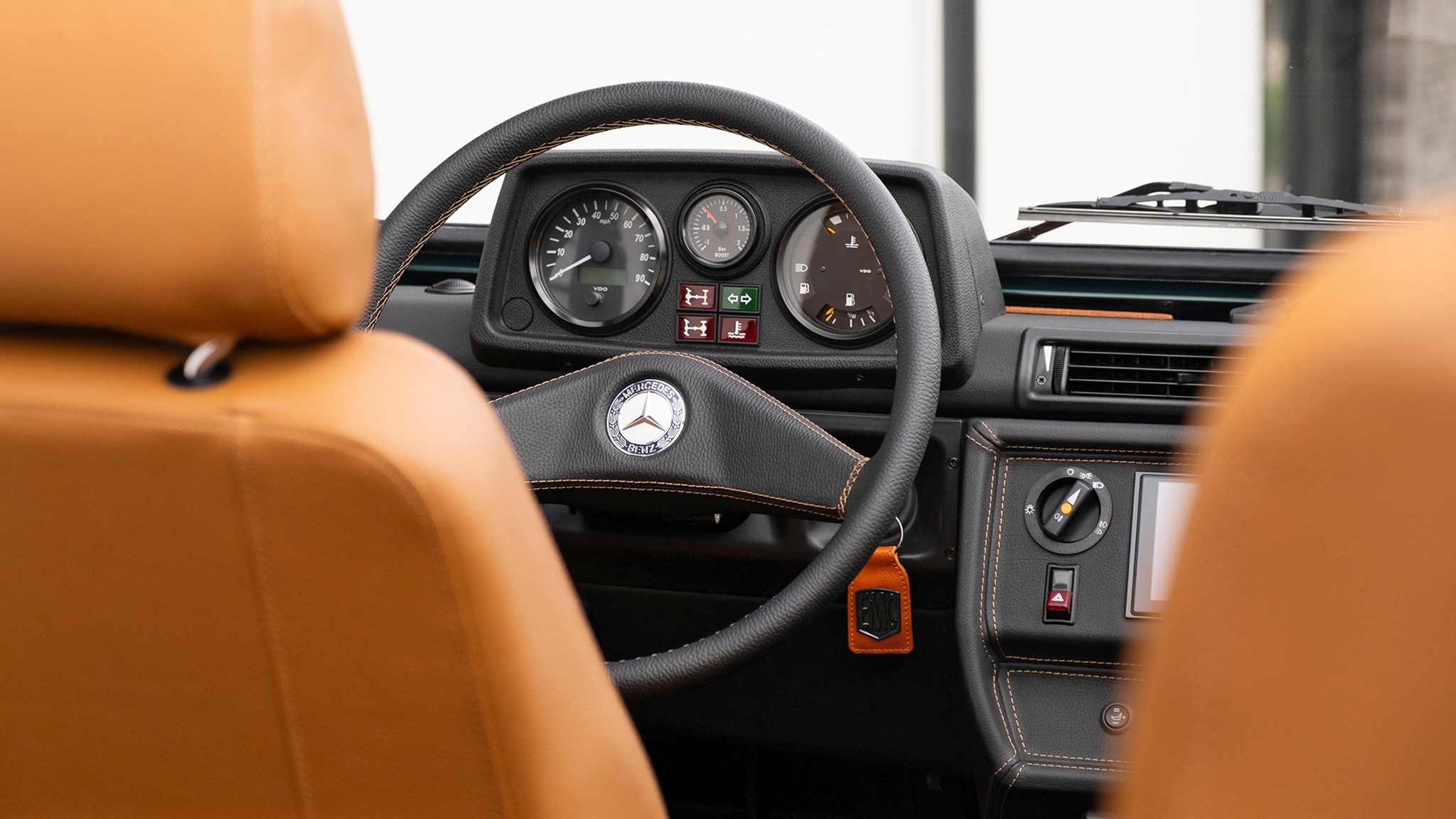 2B 059 Convertible Mercedes 250GD RacingGreen 066918