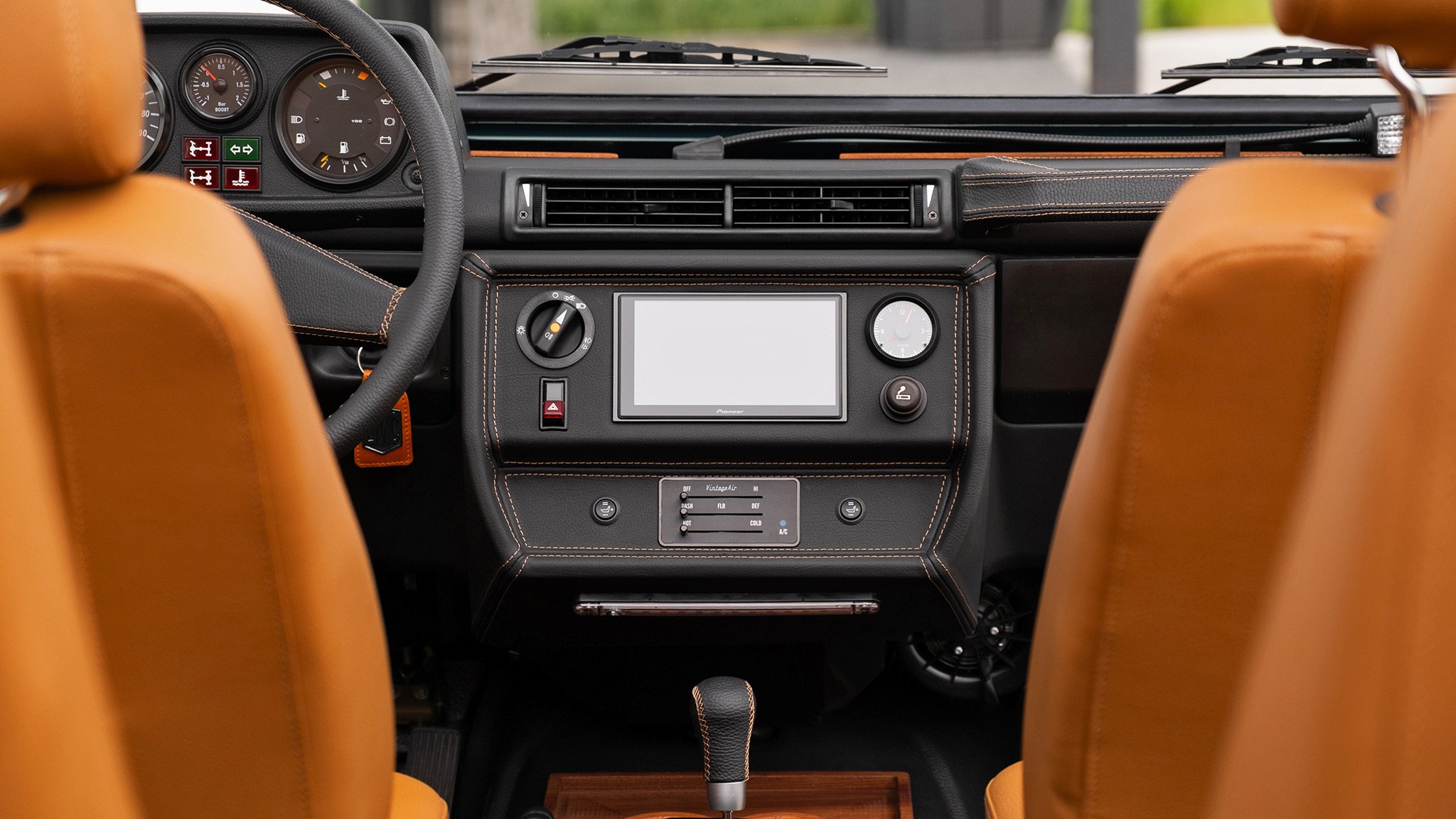 2B 060 Convertible Mercedes 250GD RacingGreen 066918