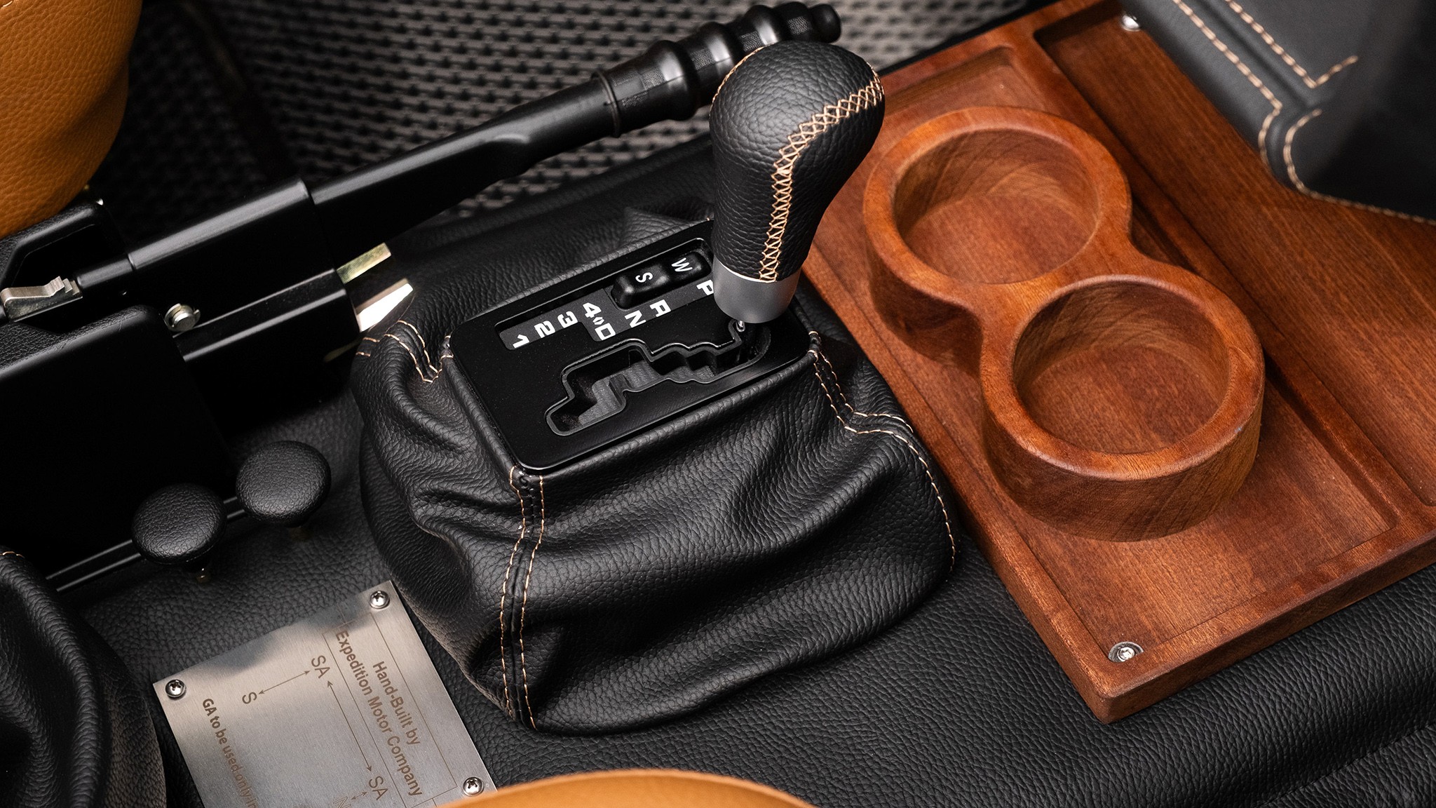 2B 071 Convertible Mercedes 250GD RacingGreen 066918