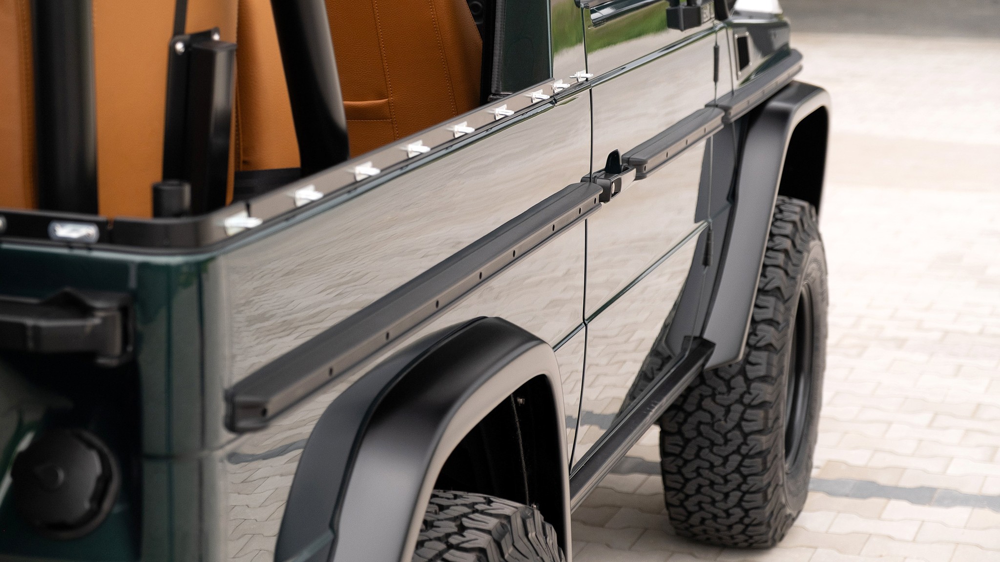 2B 023 Convertible Mercedes 250GD RacingGreen 066918