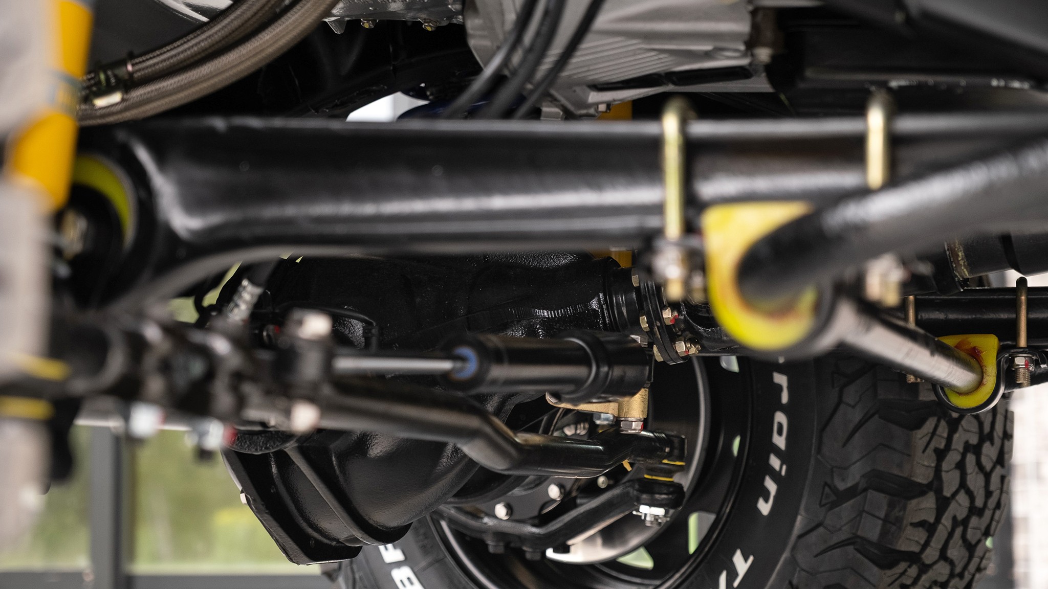 2B 048 Convertible Mercedes 250GD RacingGreen 066918