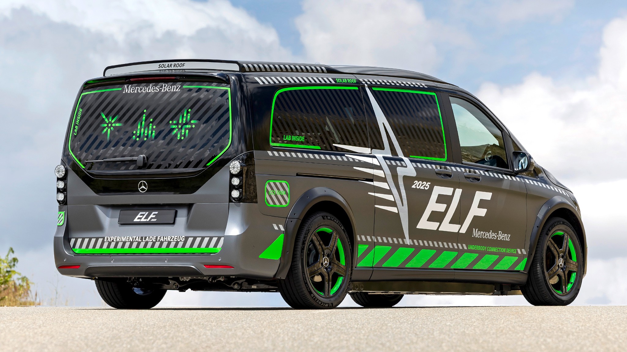 17 mercedes 600kw fast charger