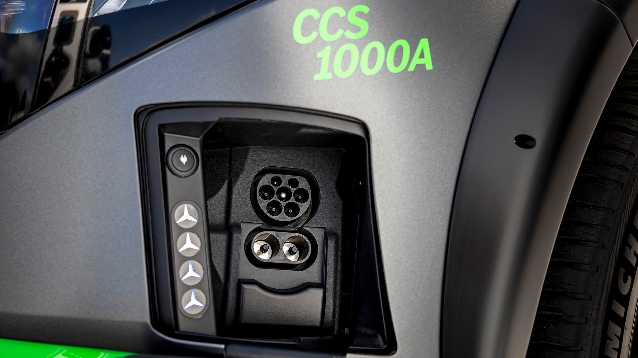 6 mercedes 600kw fast charger