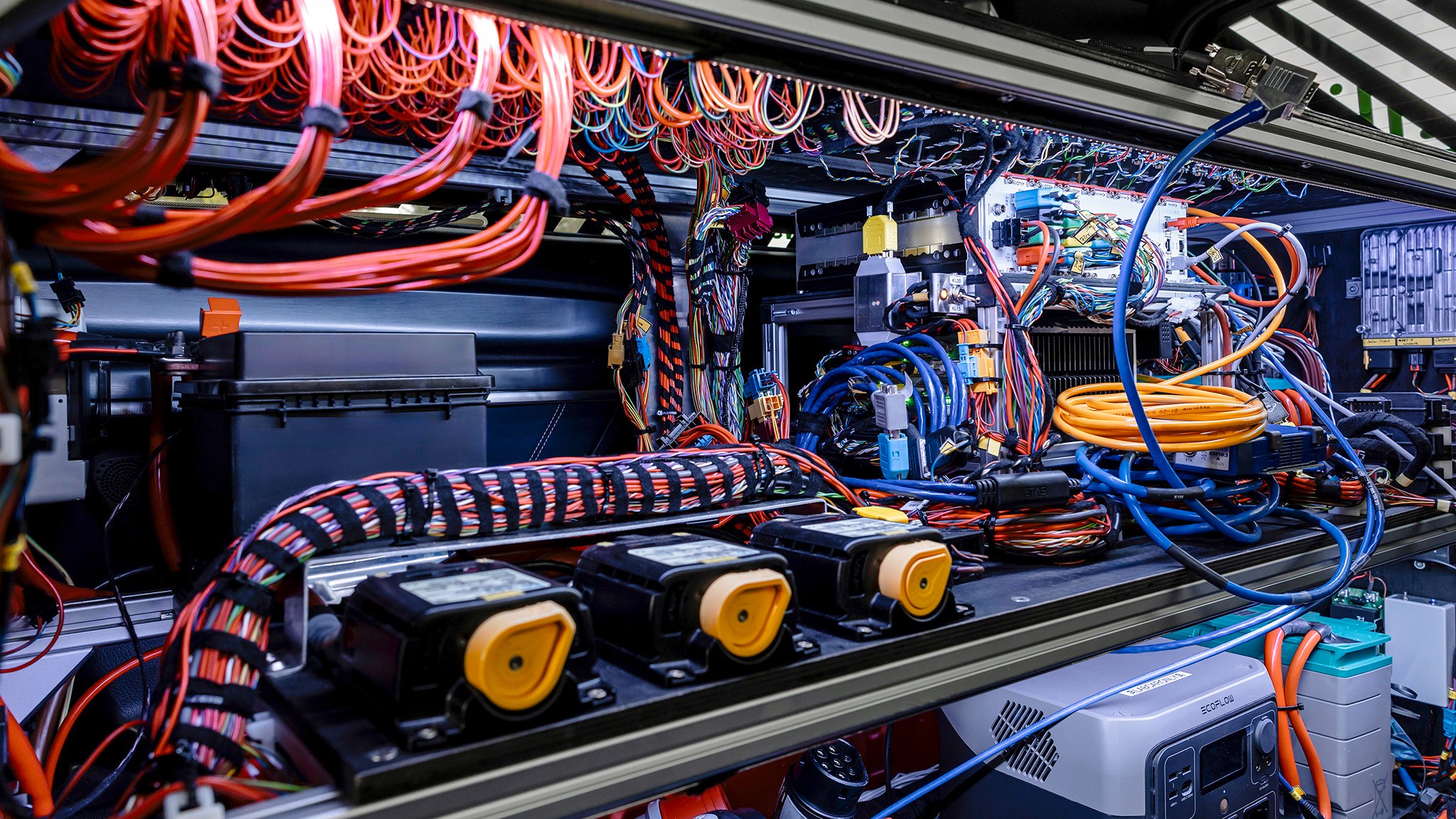 11 mercedes 600kw fast charger