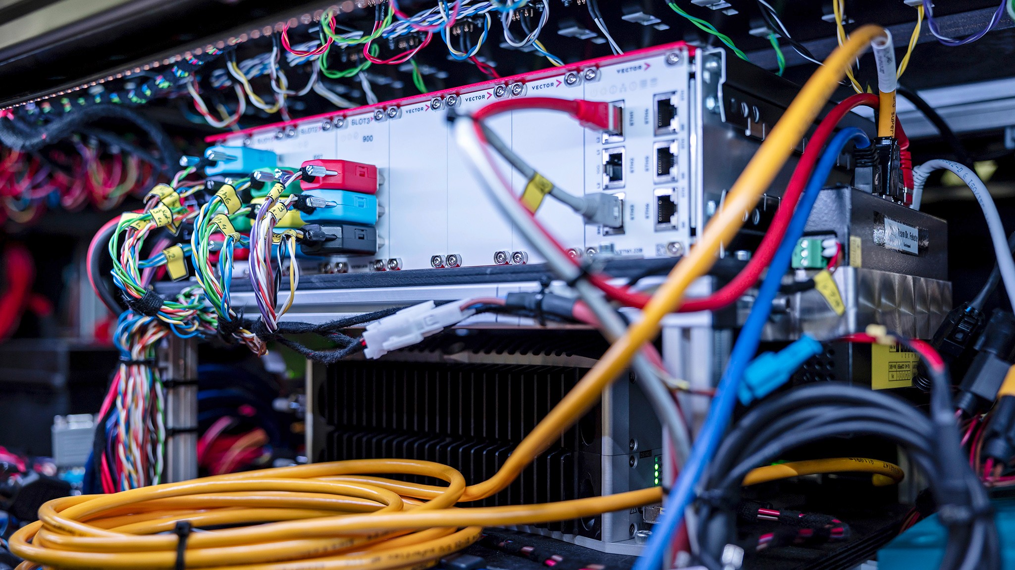 12 mercedes 600kw fast charger