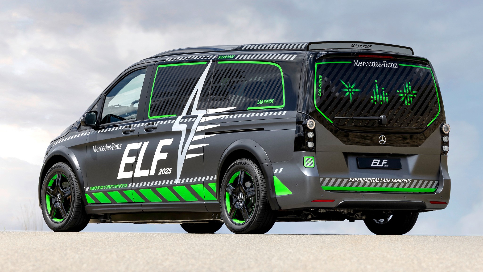 18 mercedes 600kw fast charger