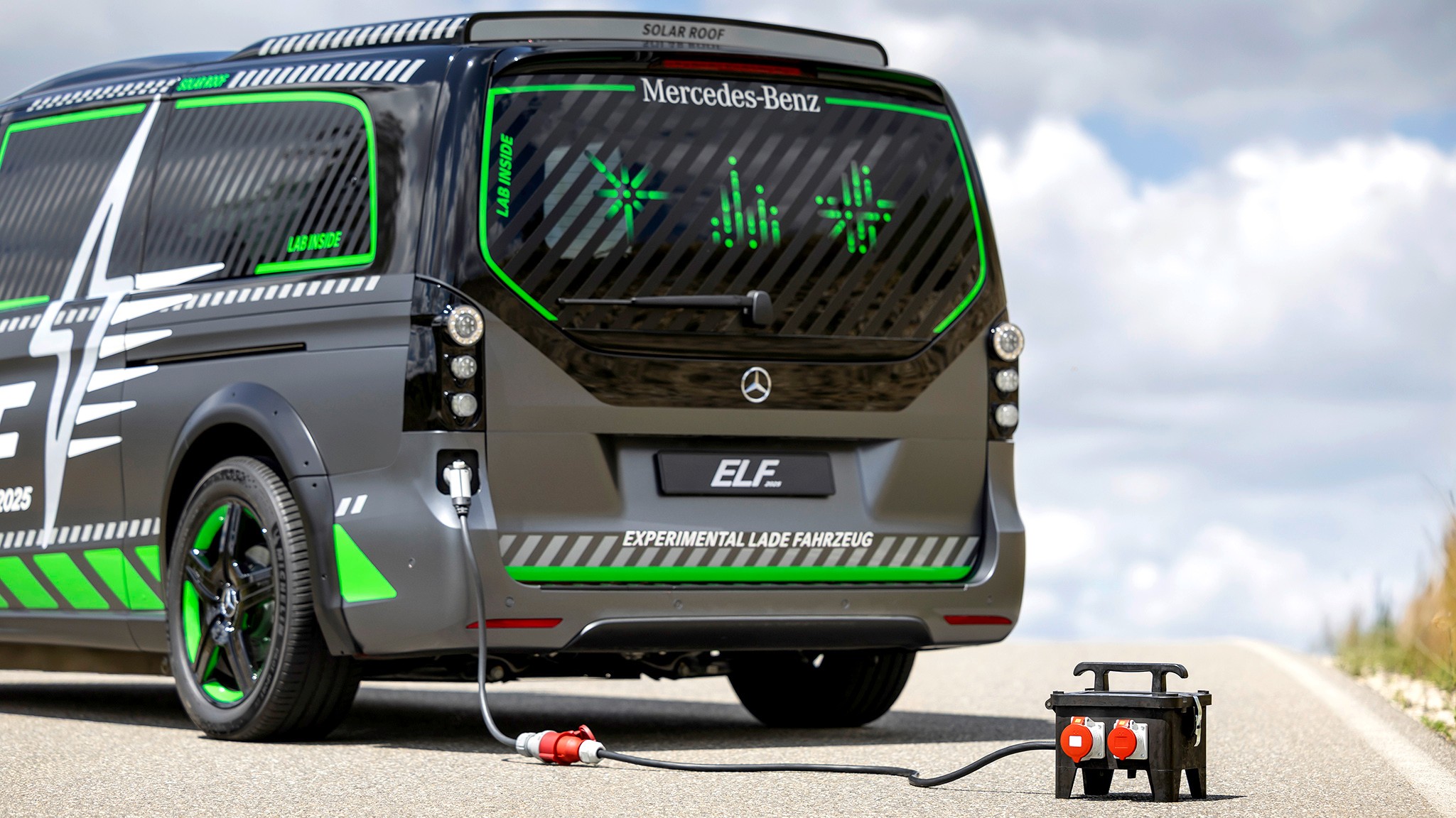 19 mercedes 600kw fast charger