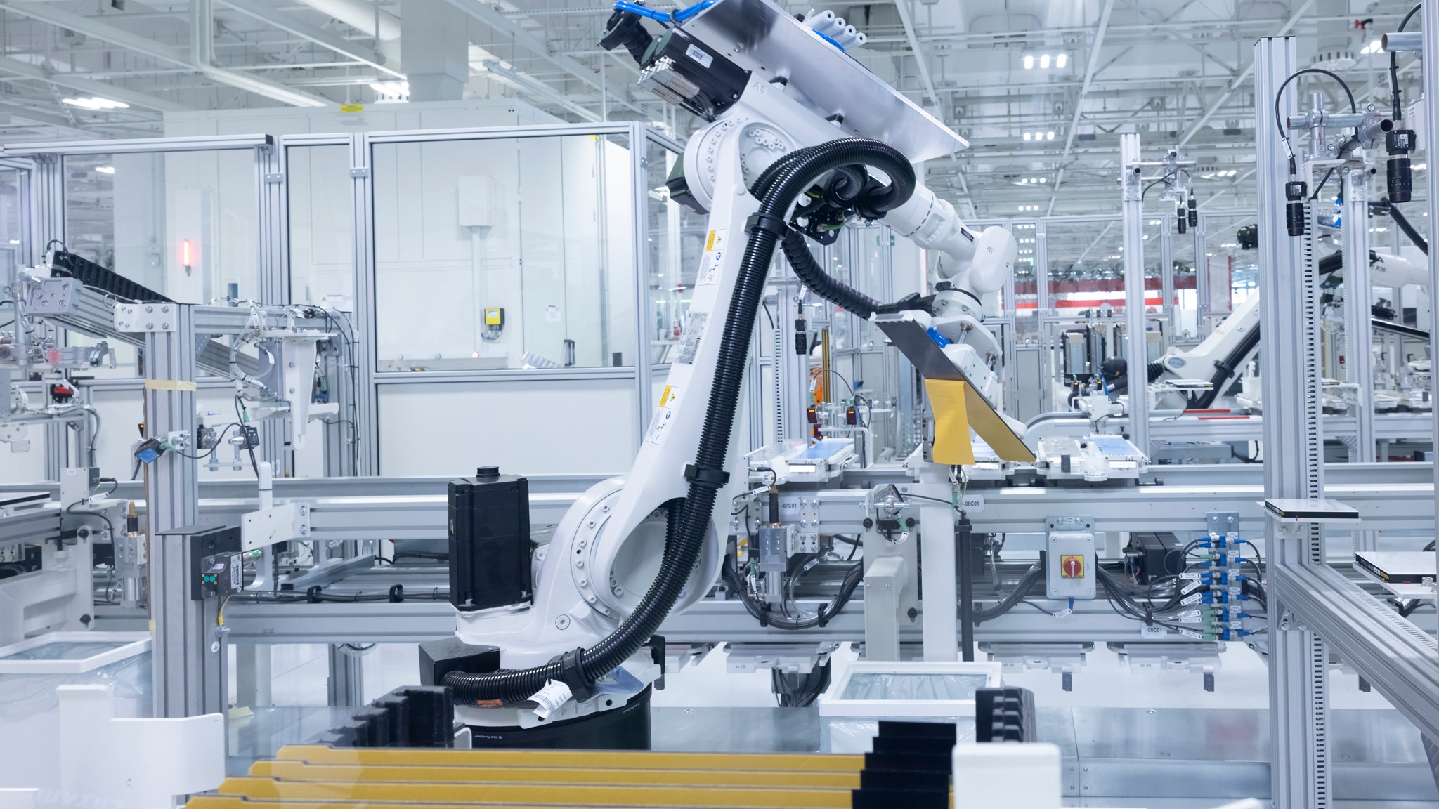 ferrari elettrica factory robot arm