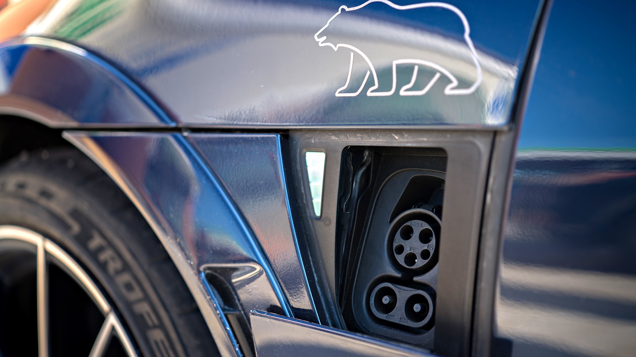 MT 09 19 25 LUCID AIR SAPHIRE 09