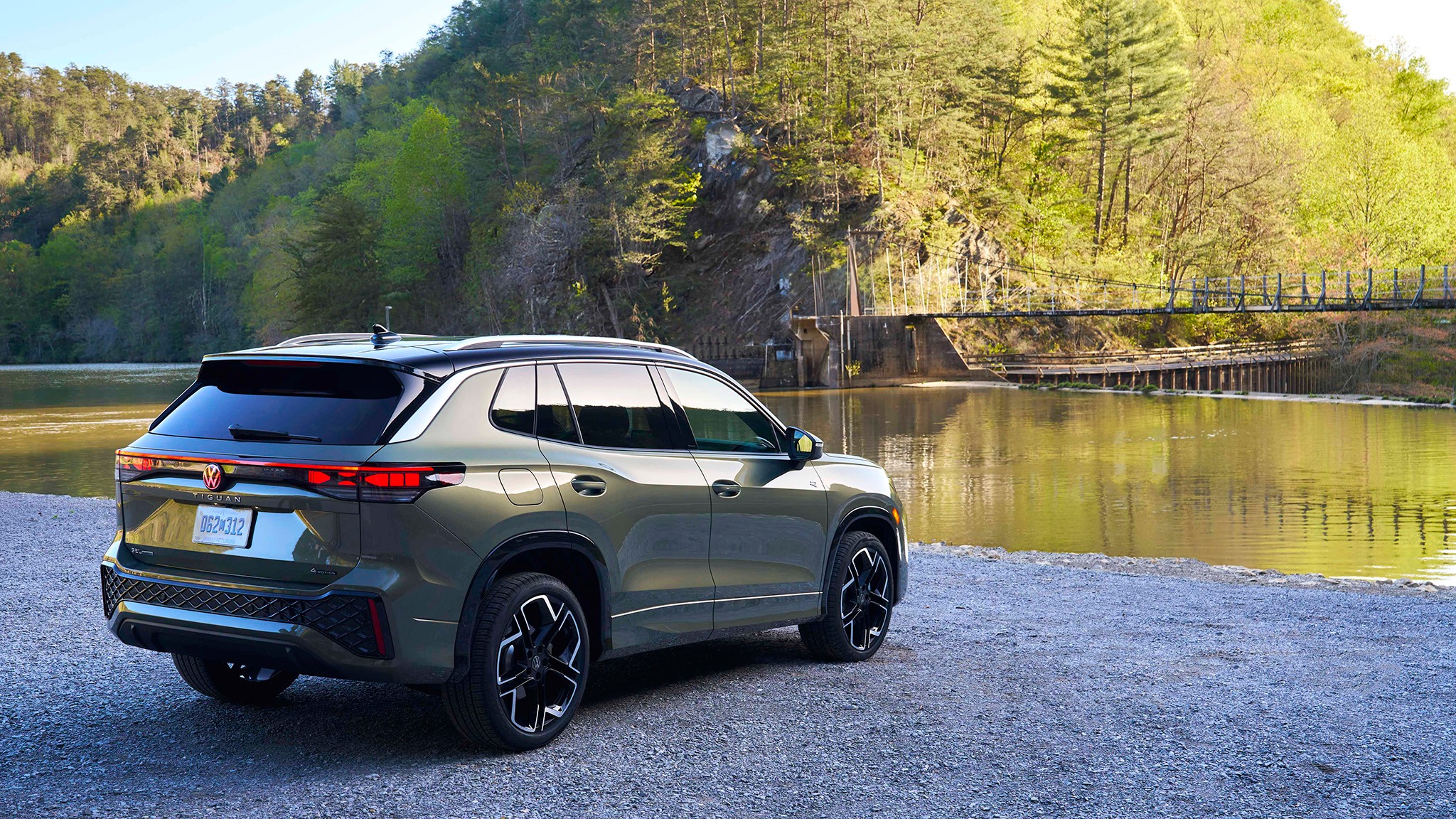 2026 Volkswagen Tiguan SEL R Line Turbo Avocado Exterior Trahan 1316