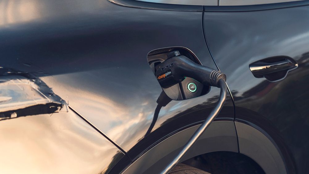 1 electric porsche cayenne range test