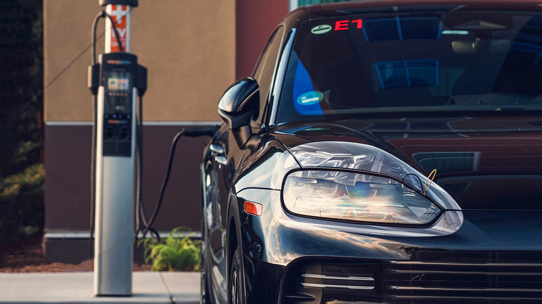 7 electric porsche cayenne range test