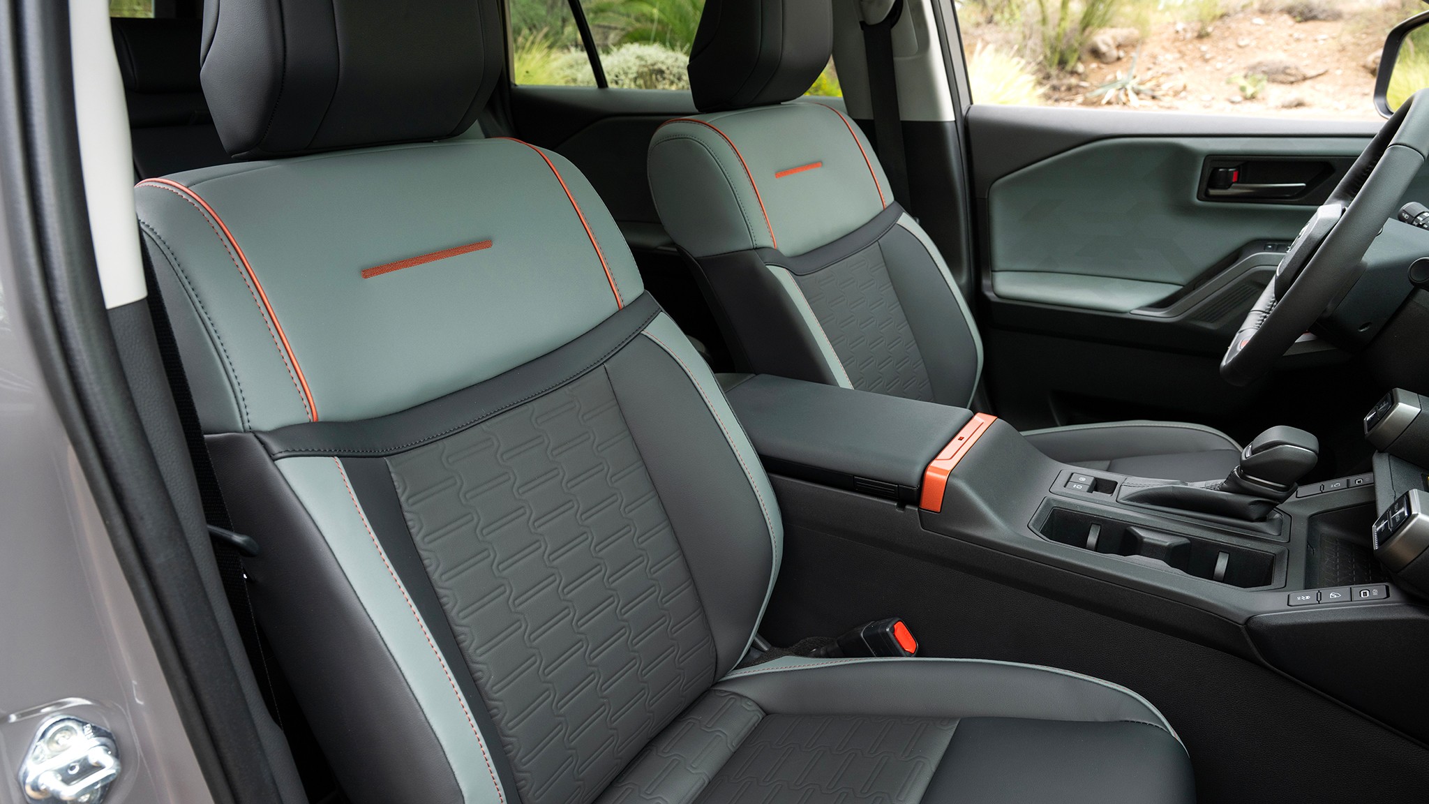 2026 Toyota RAV4 HEV Woodland UrbanRock 219