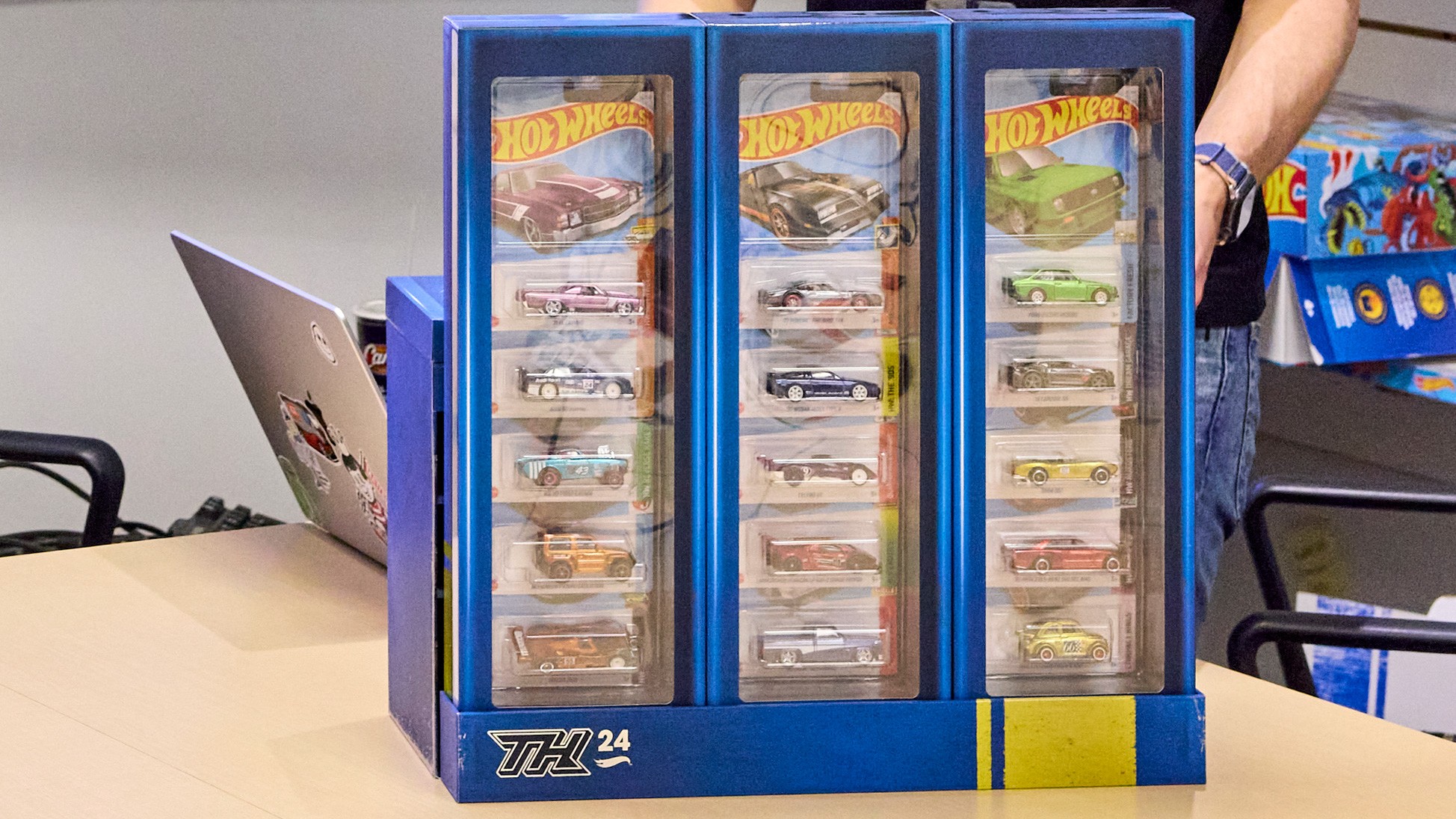 Hot Wheels Super Treasure Hunt Display Case Full Display
