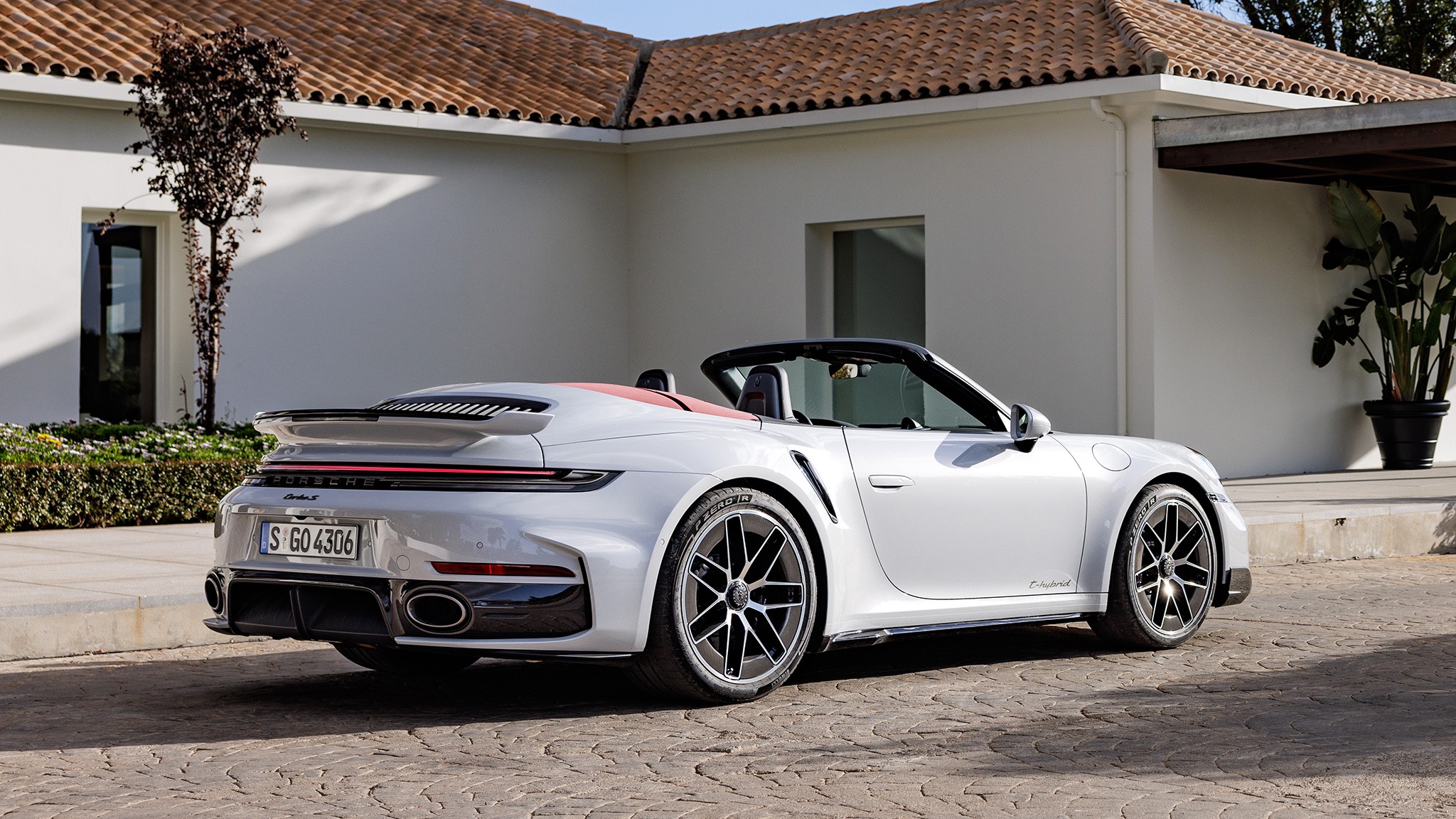 5 2026 911 Porsche Turbo S Cabrio T Hybrid