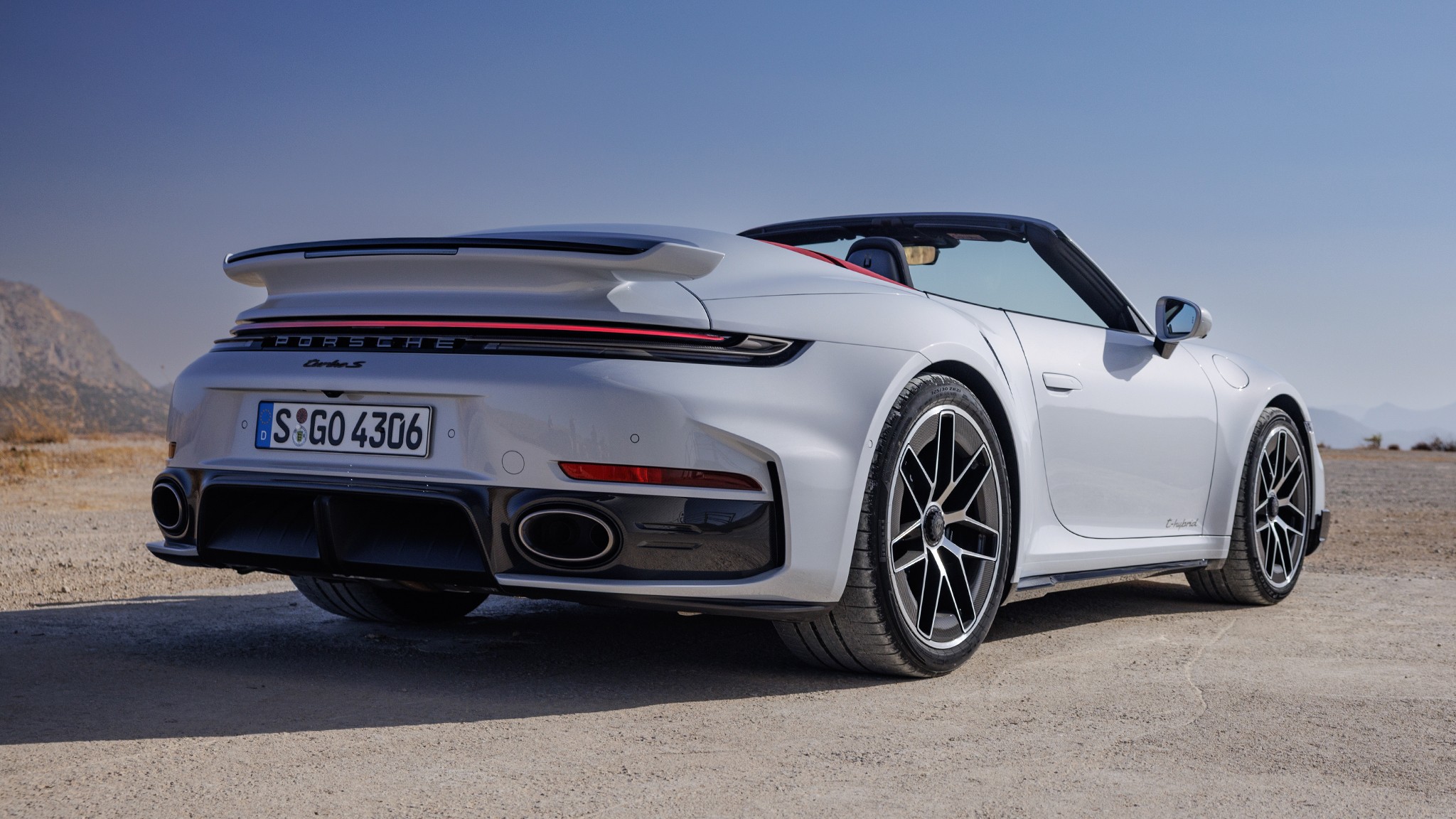 12 2026 911 Porsche Turbo S Cabrio T Hybrid