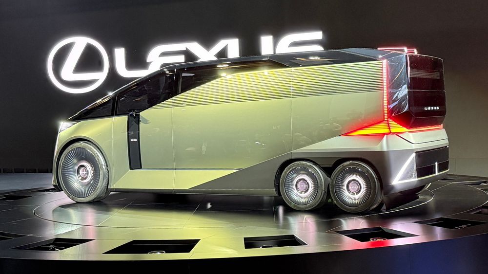 Lexus LS Six Wheeled Minivan Concept 2