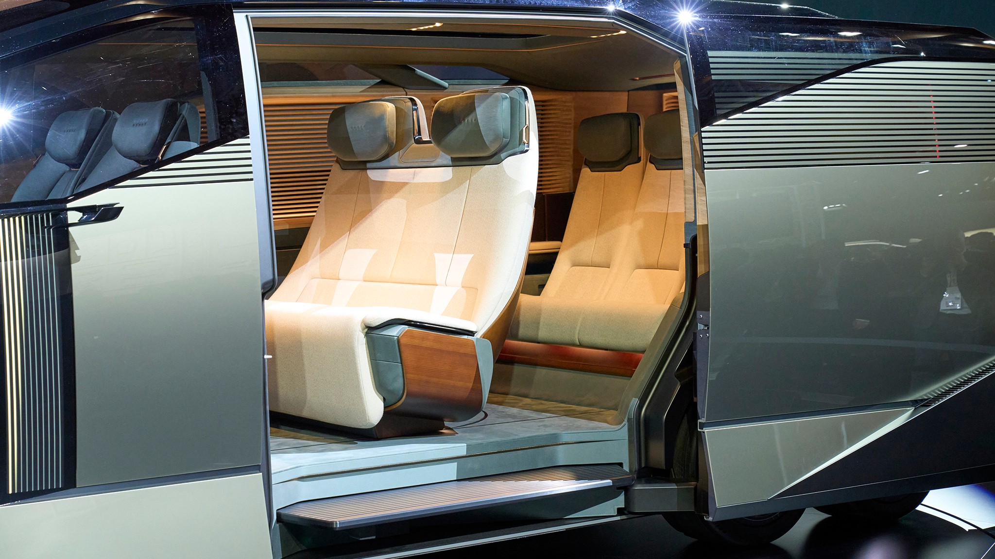106 Lexus LS Concept Minivan at 2025 tokyo show
