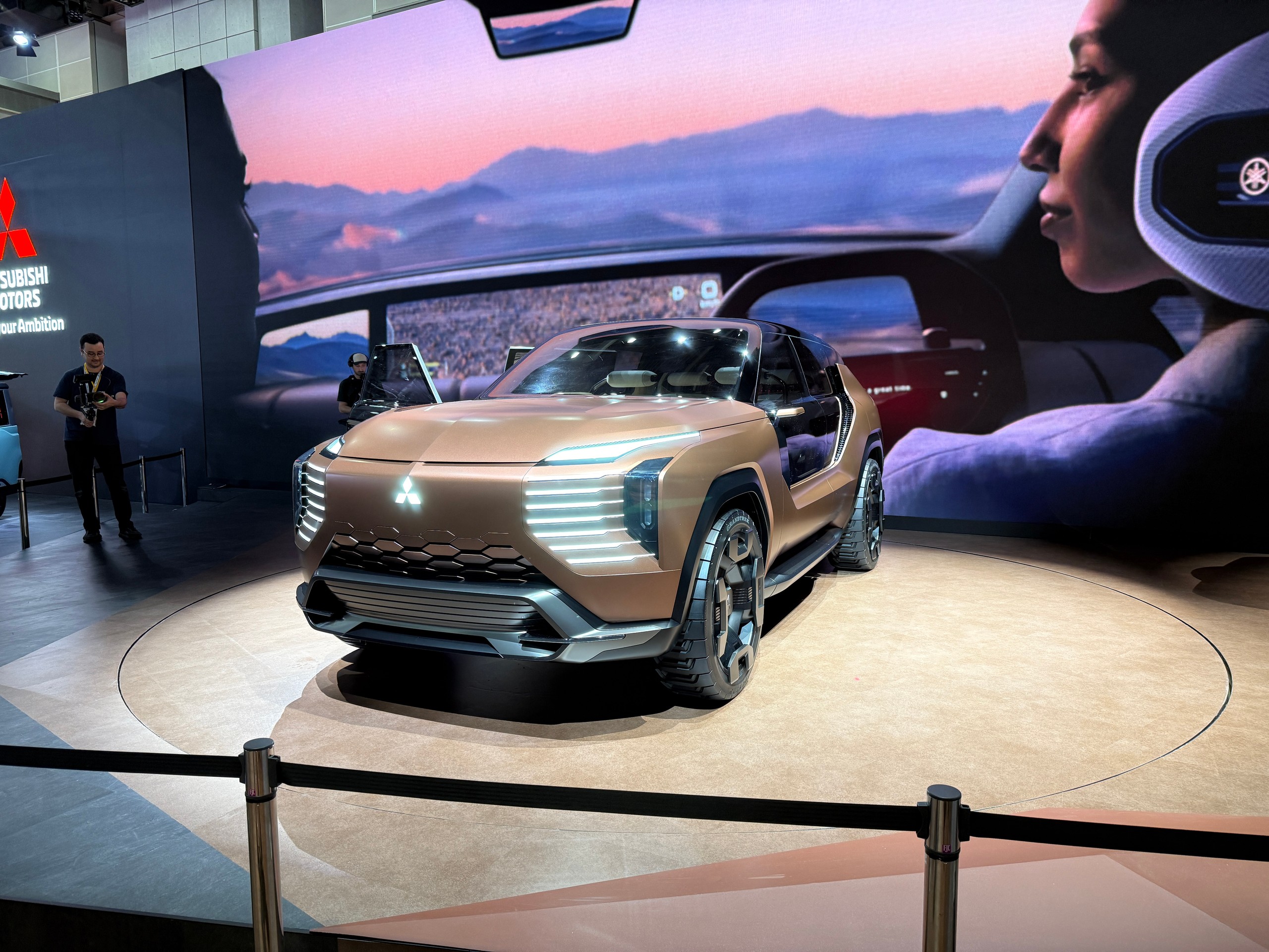 Mitsubishi Elevance Concept 10