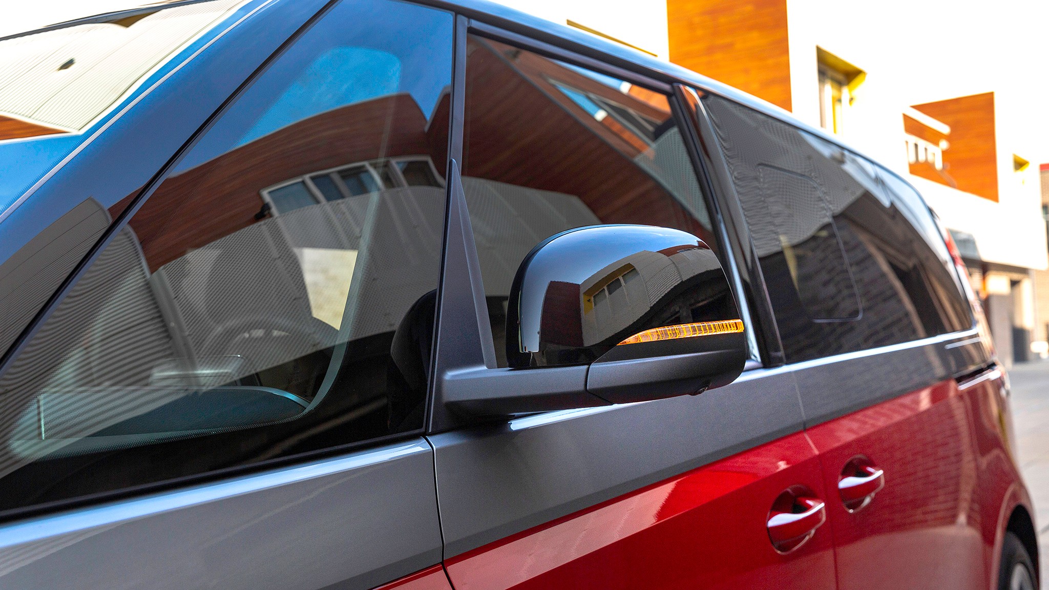 018 2025 Volkswagen ID Buzz Pro S  Plus 4Motion