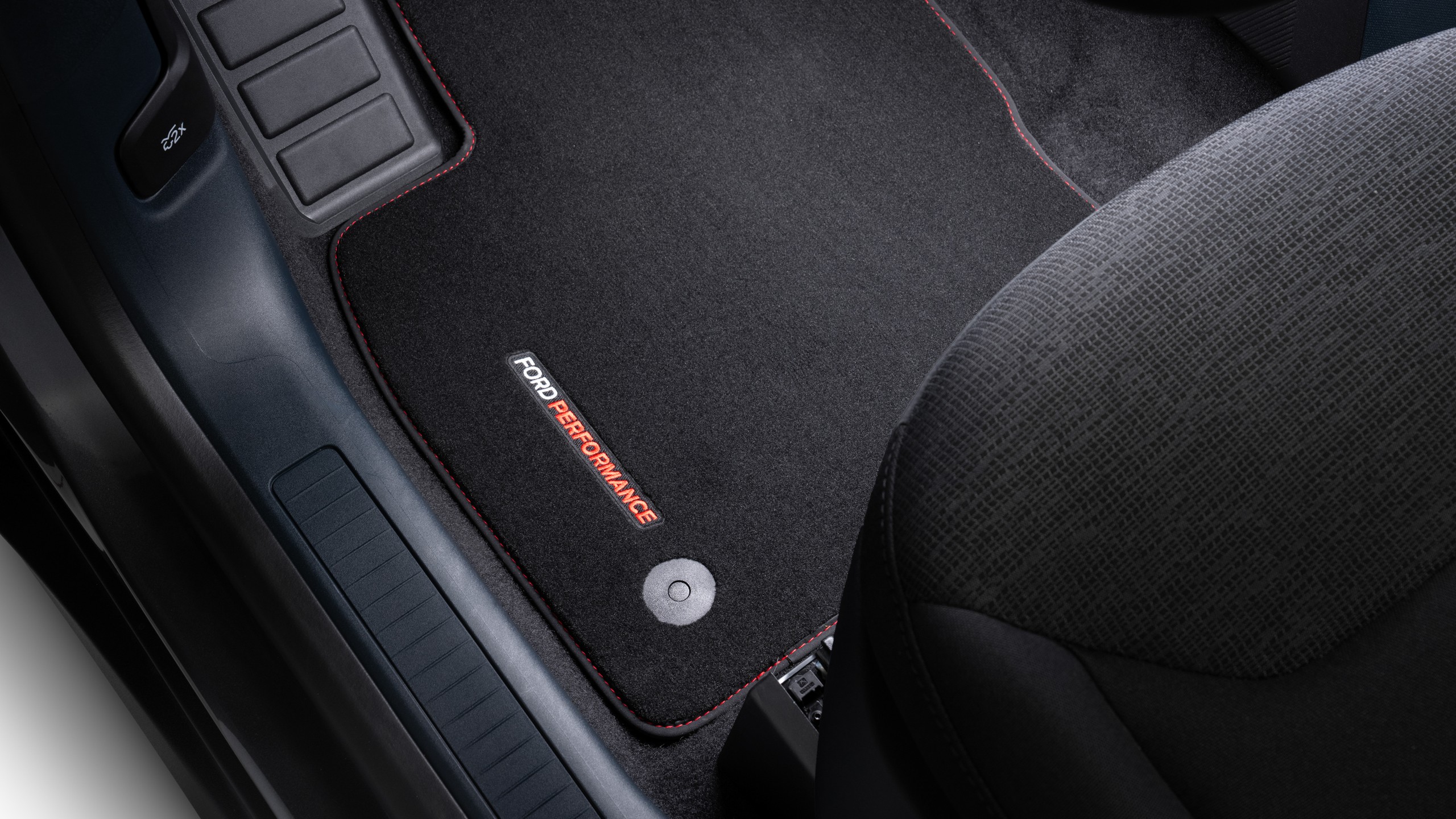 2025 Ford Custom Garage Maverick 300T Pickup Truck SEMA Concept 12