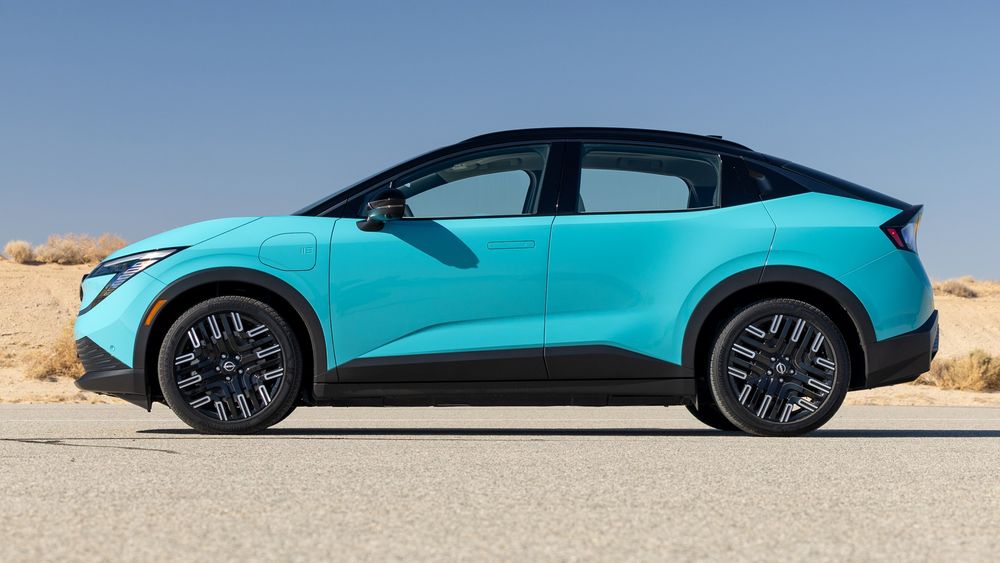 010 2026 Nissan Leaf Platinum EV