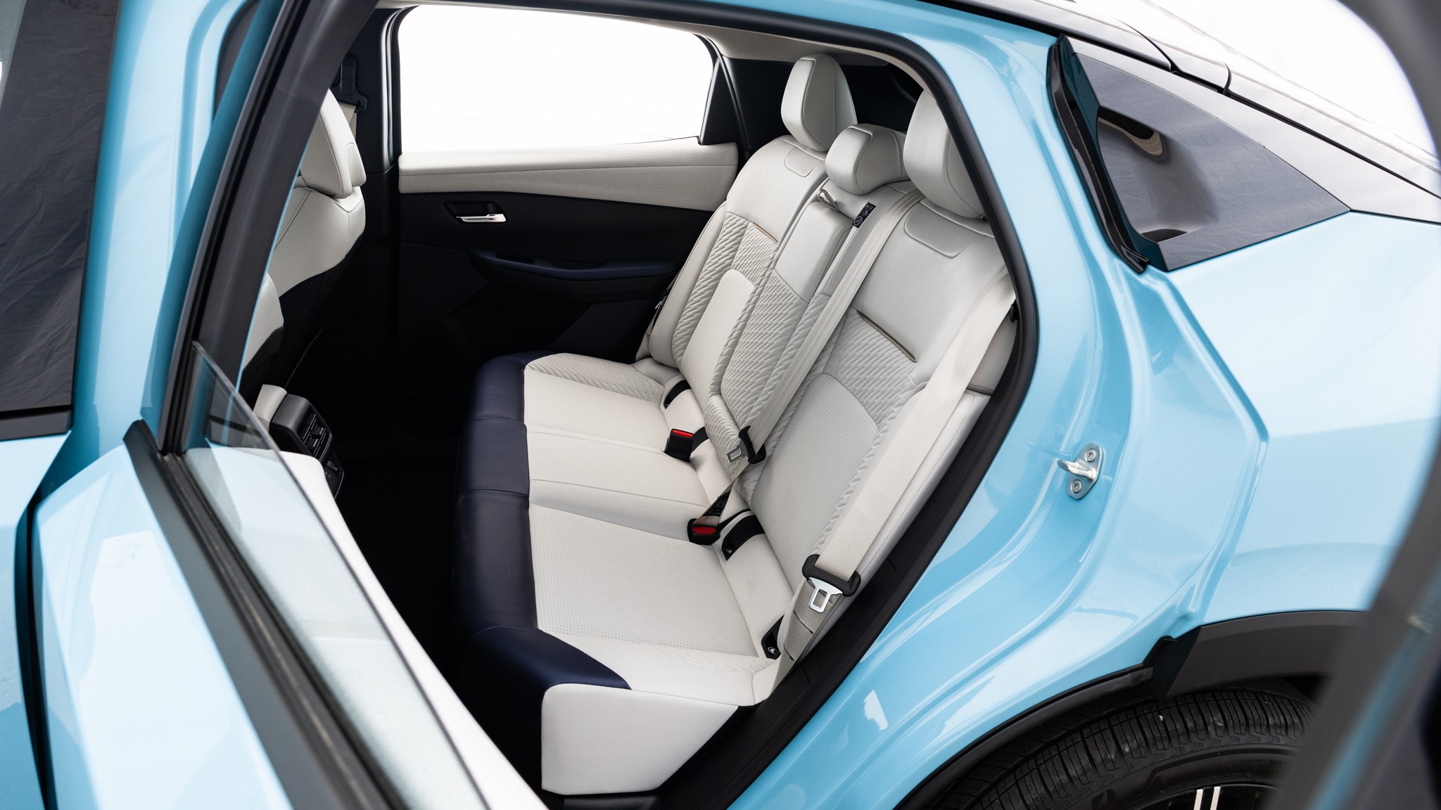 002 2026 Nissan Leaf Platinum EV