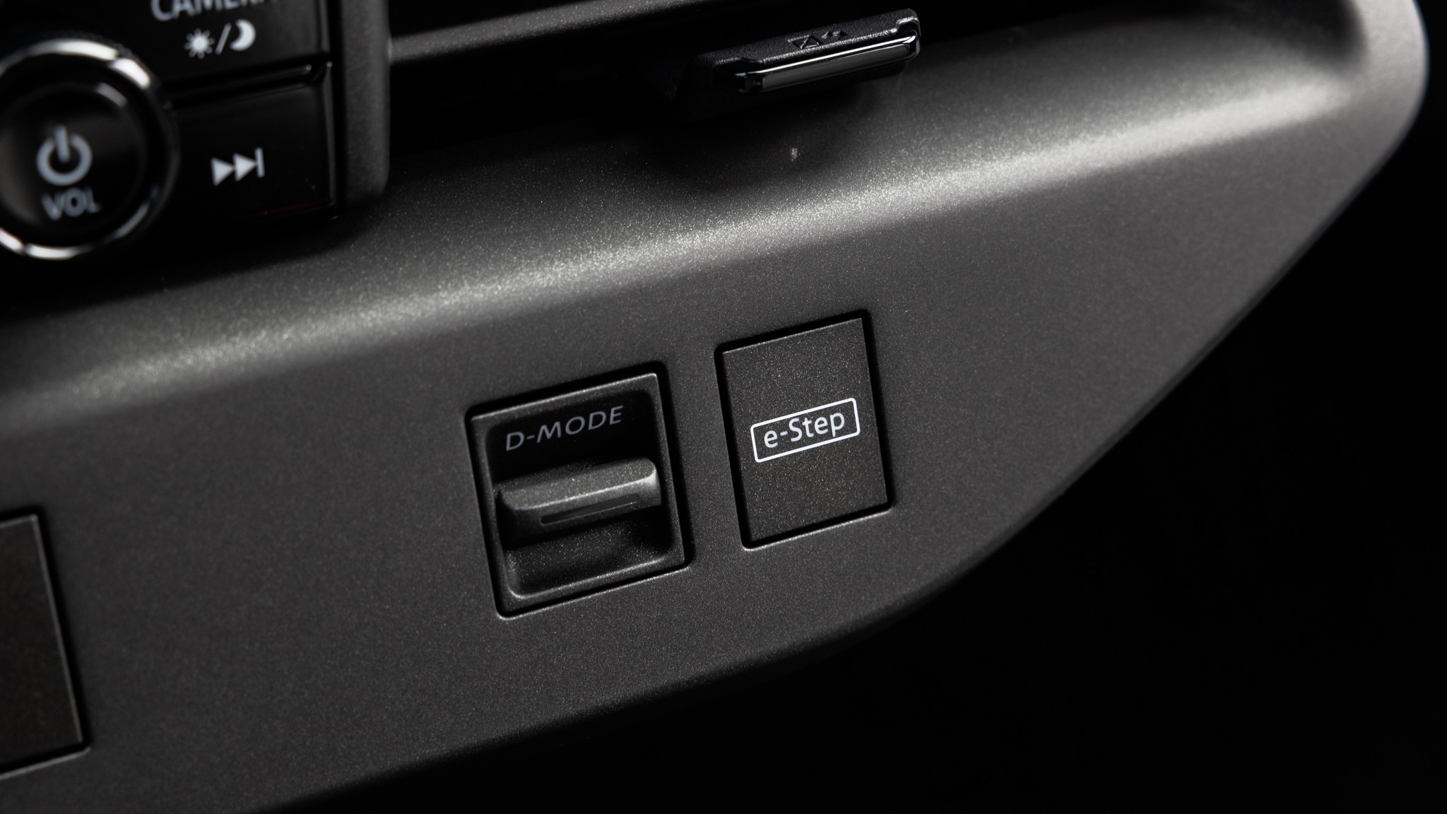 006 2026 Nissan Leaf Platinum EV