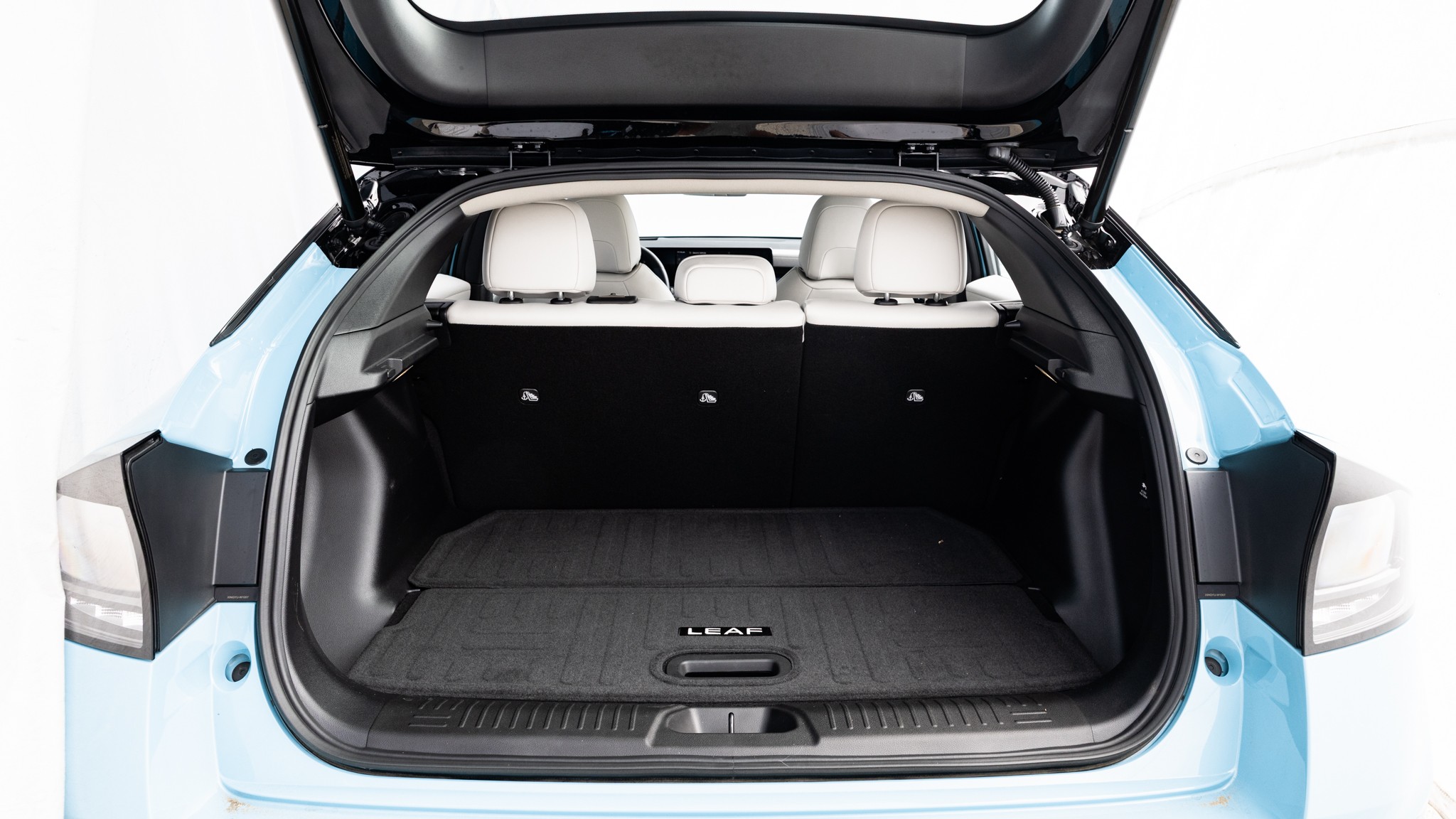 009 2026 Nissan Leaf Platinum EV