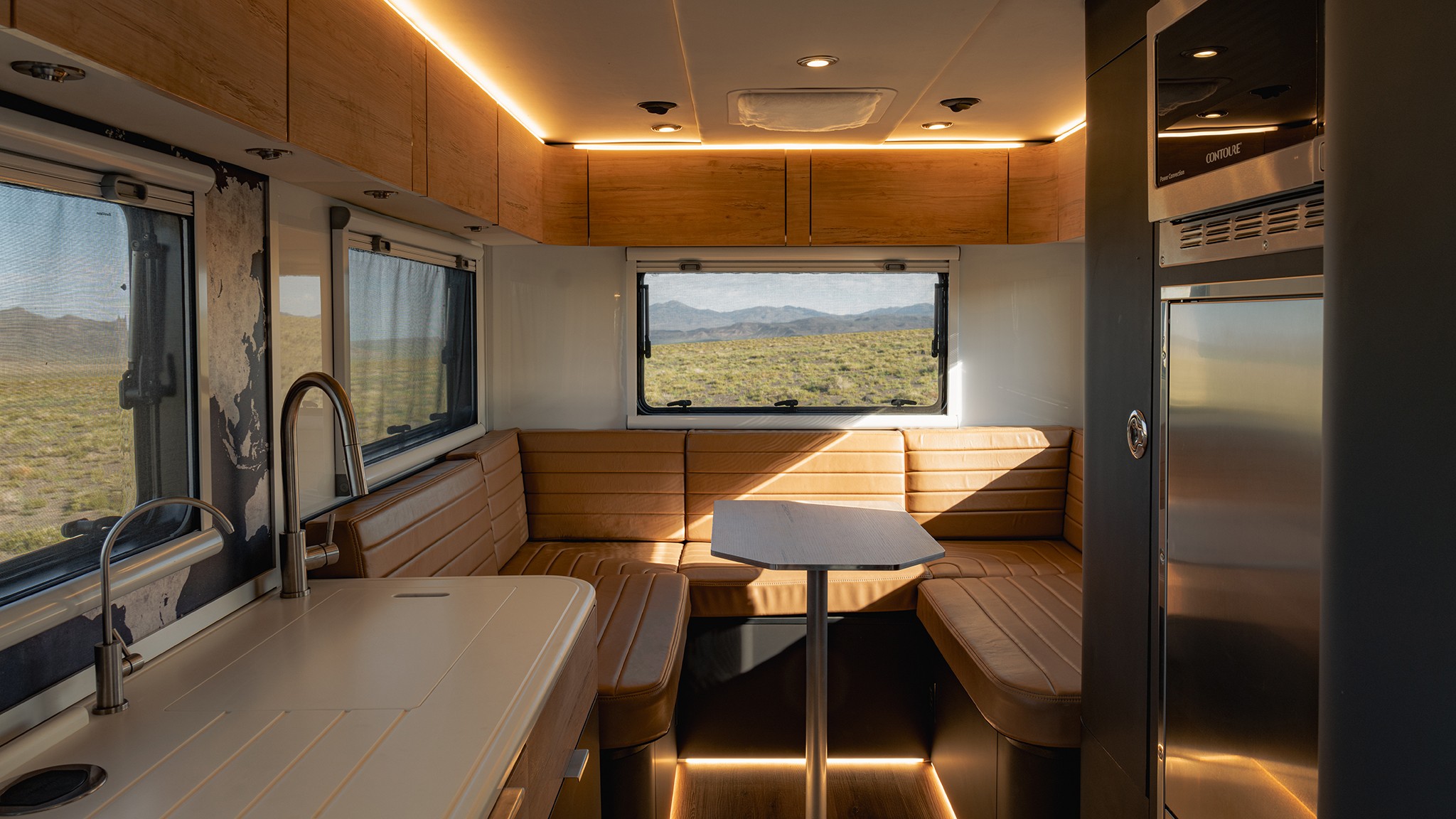 Storyteller Overland GXV Hilt 020