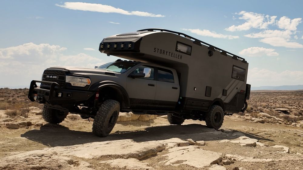 Storyteller Overland GXV Hilt 028