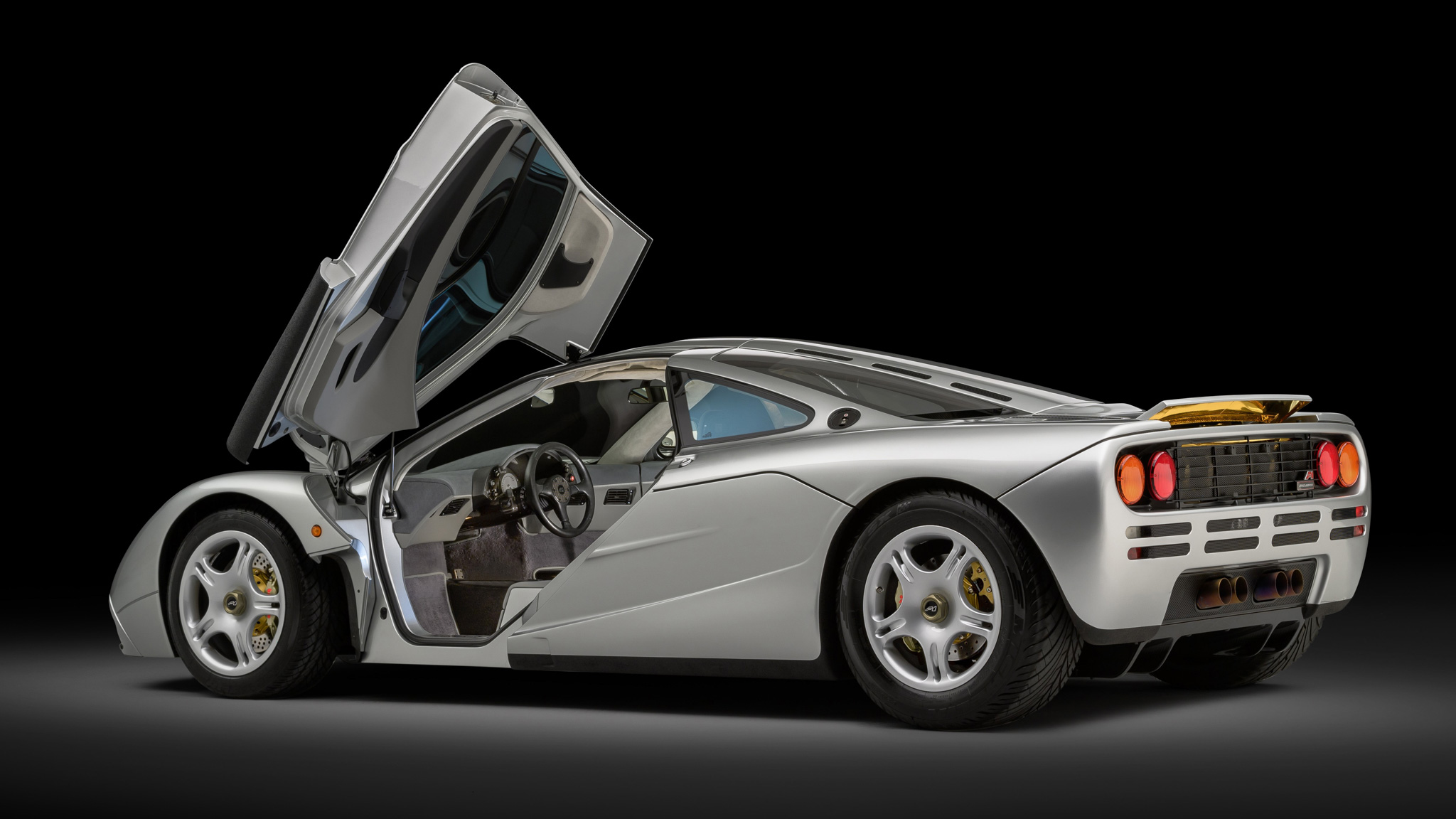 11281 Freshly restoredF1063topremiereatUKsHamptonCourtConcoursdElegance