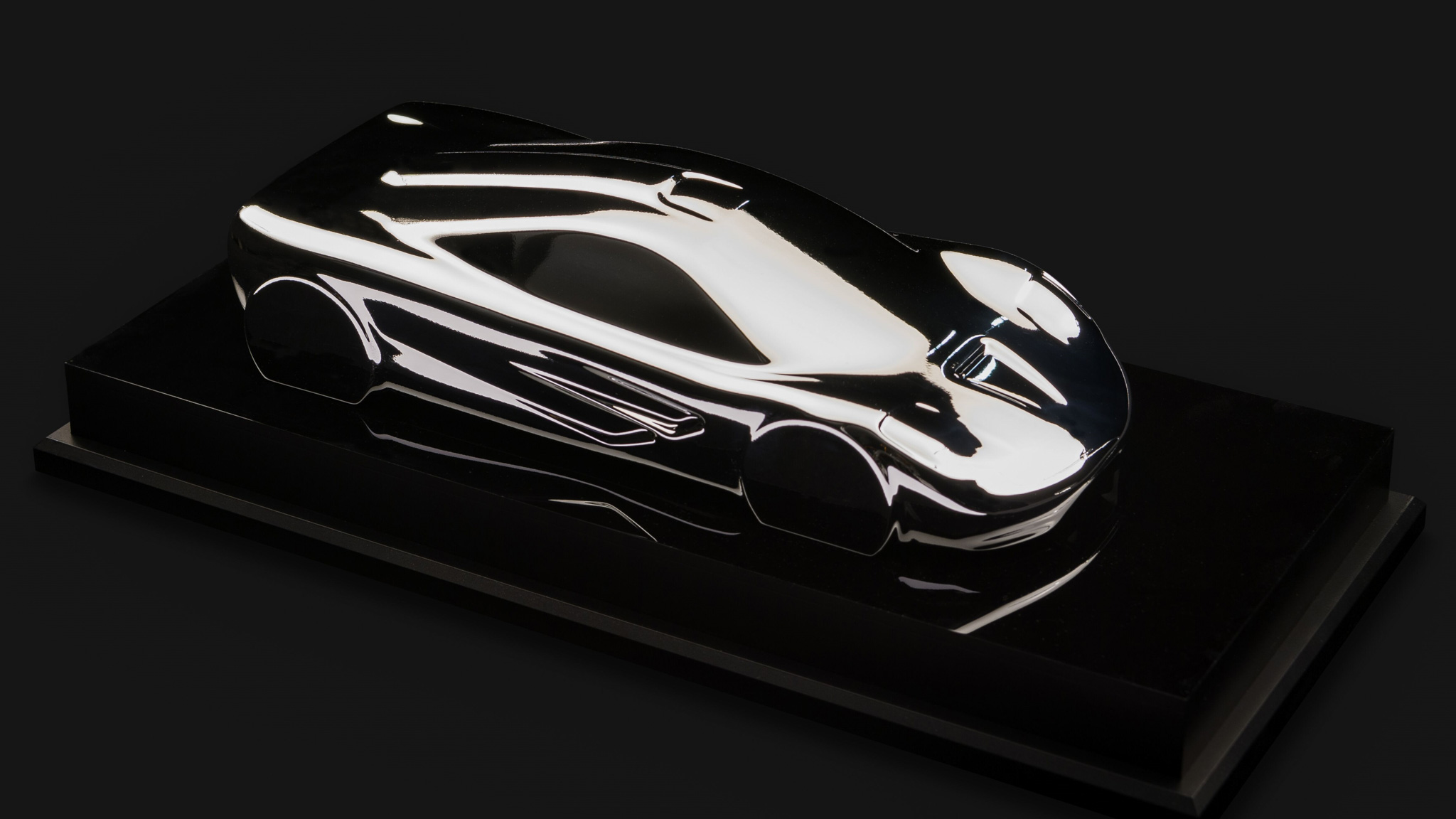 11293 Freshly restoredF1063topremiereatUKsHamptonCourtConcoursdElegance