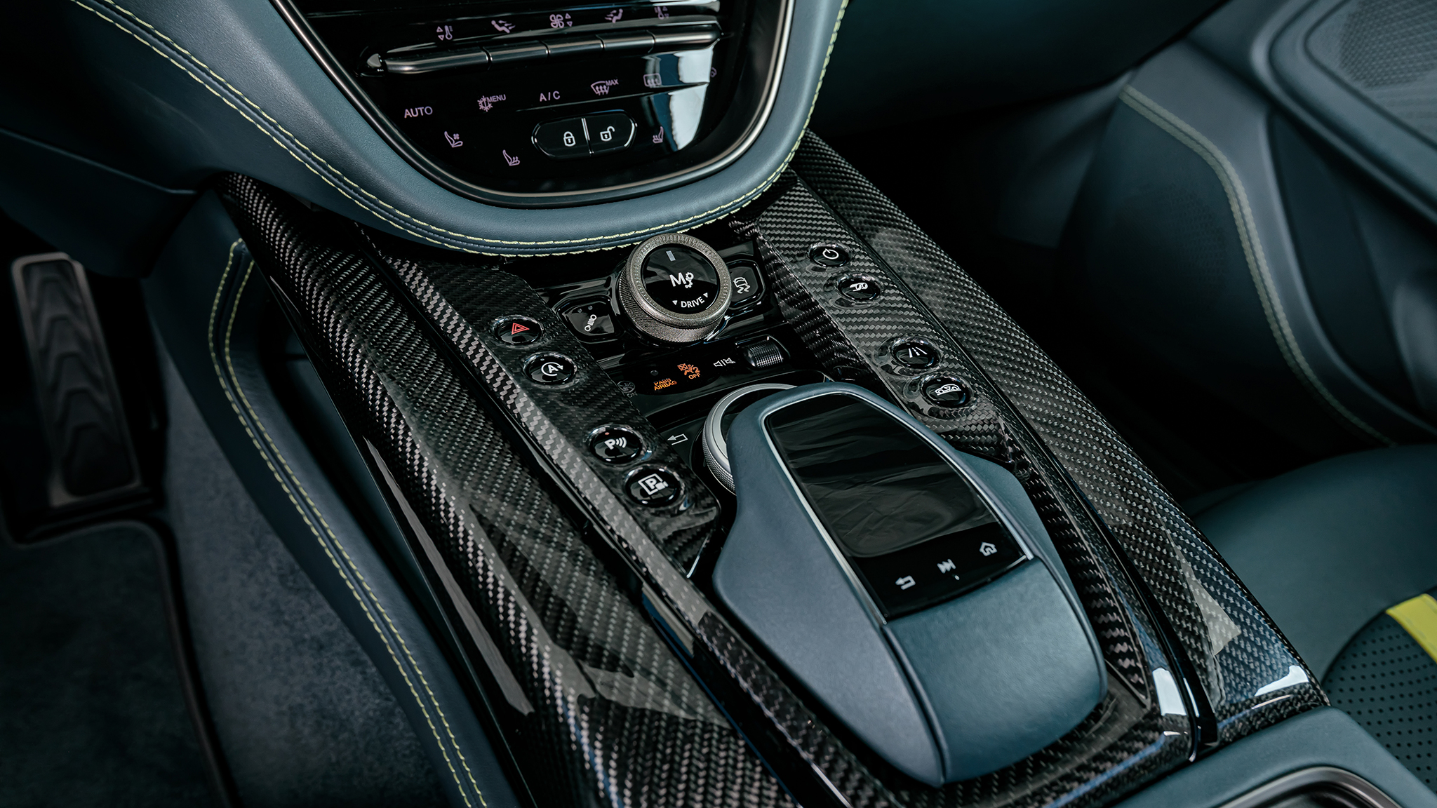 2023 Aston Martin DBX 707 27