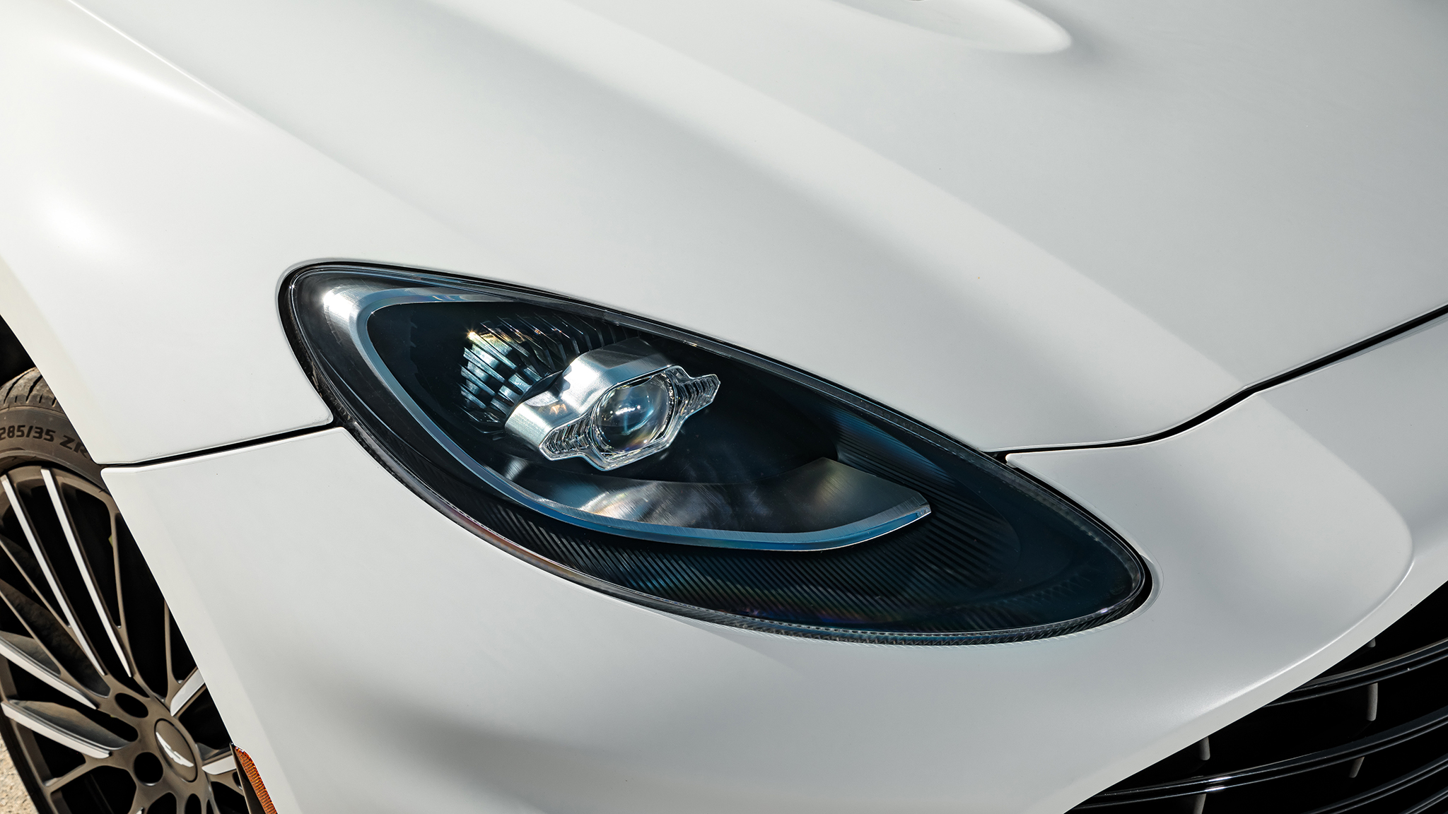 2023 Aston Martin DBX 707 3