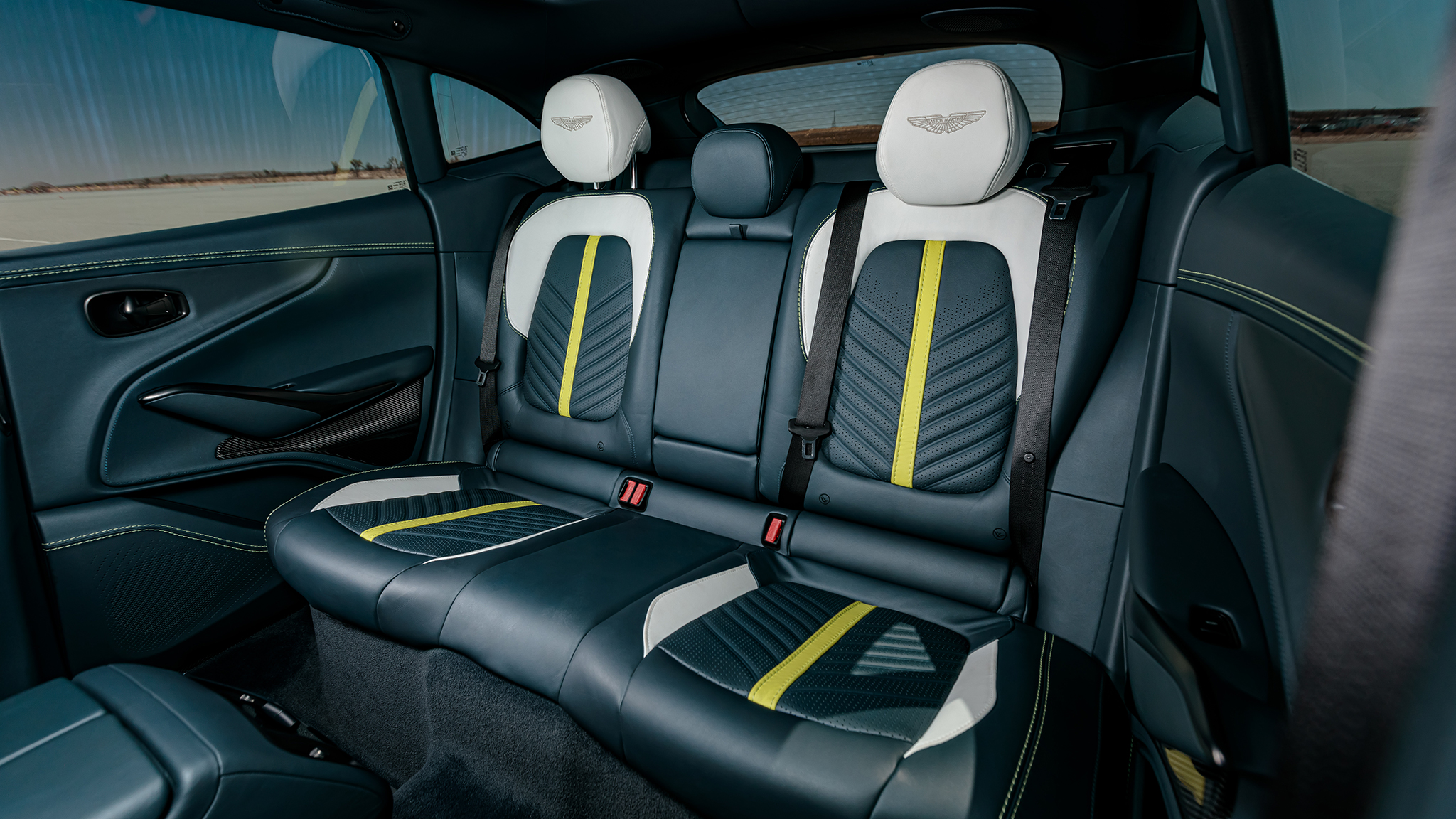 2023 Aston Martin DBX 707 31