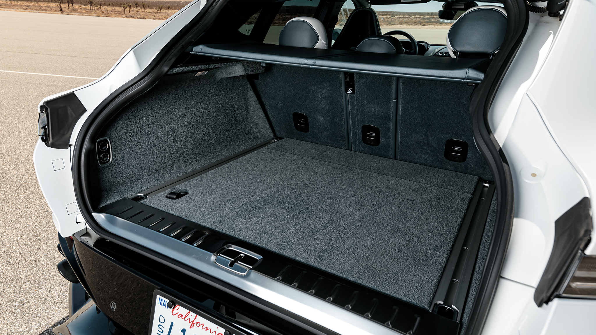 2023 Aston Martin DBX 707 34