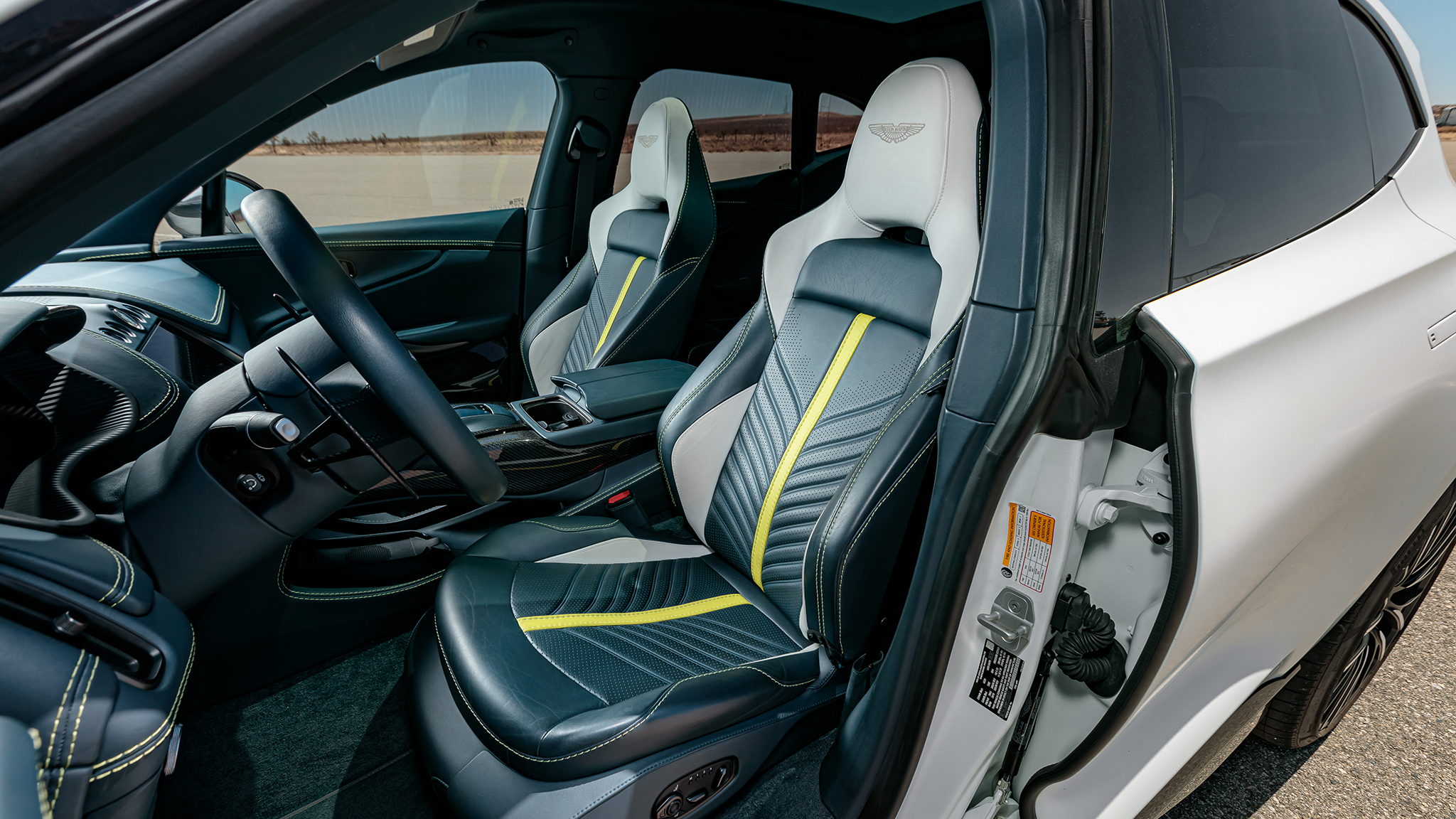 2023 Aston Martin DBX 707 35