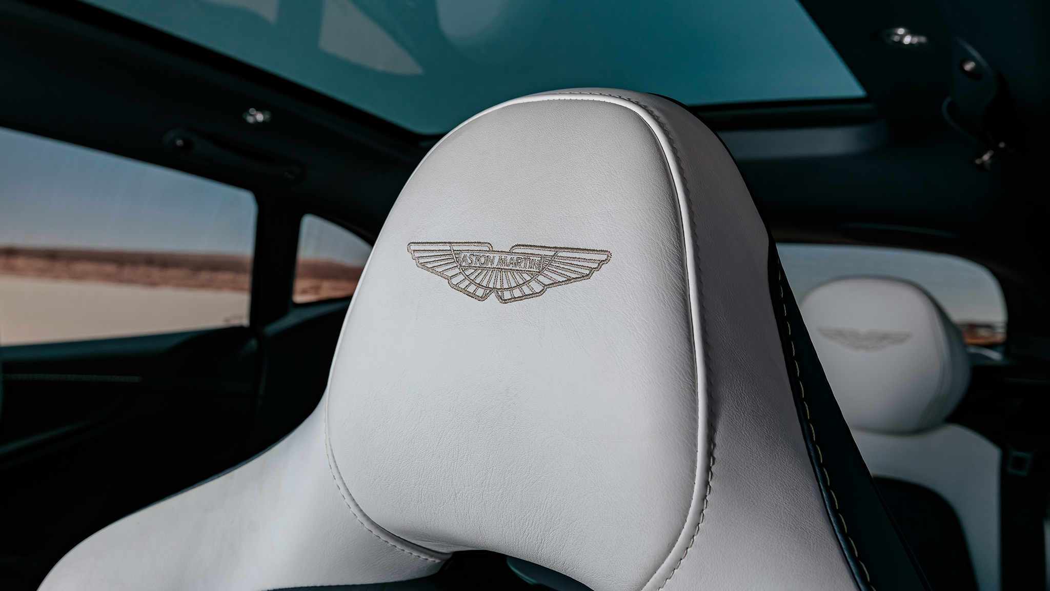 2023 Aston Martin DBX 707 36