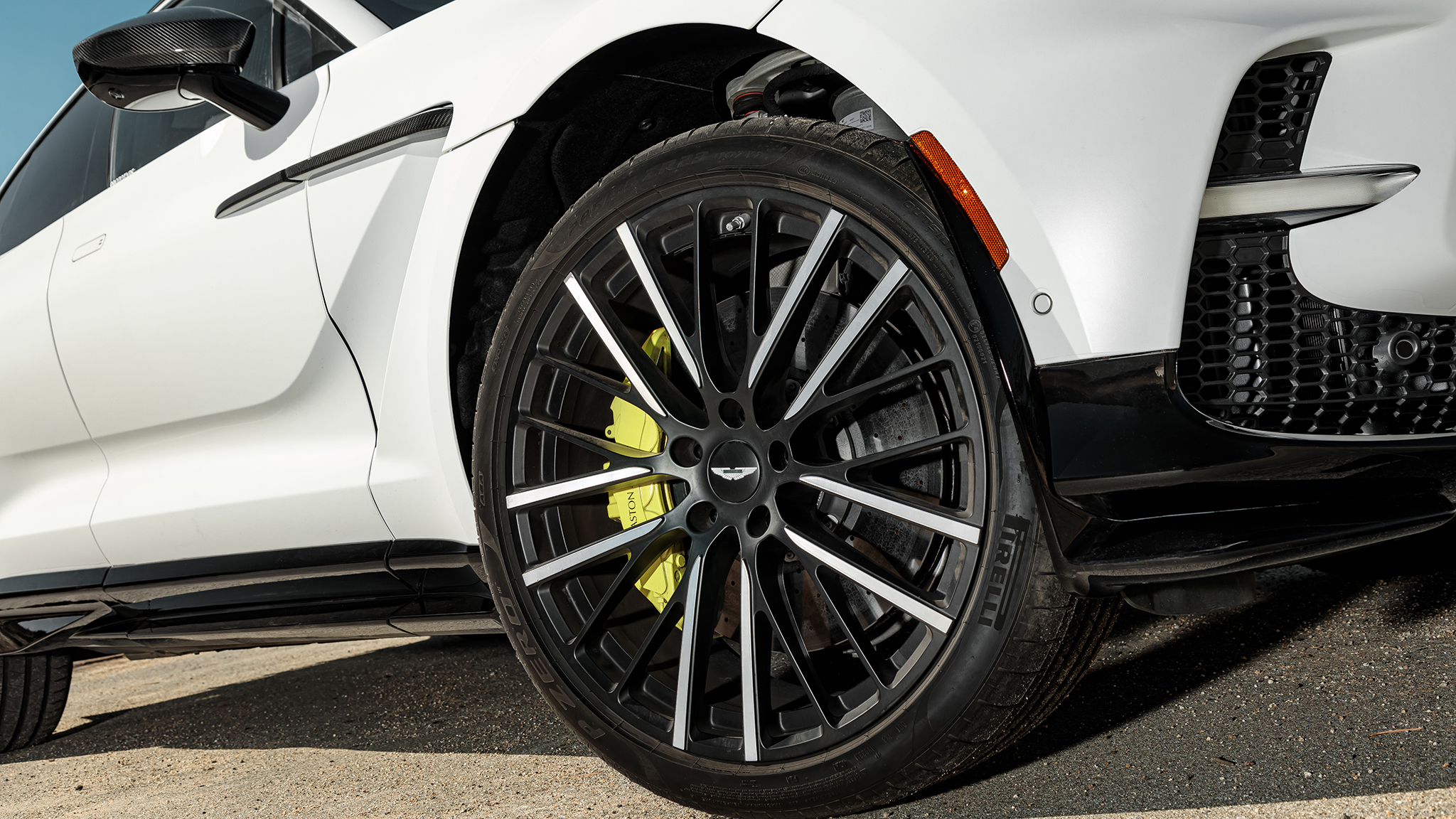 2023 Aston Martin DBX 707 6