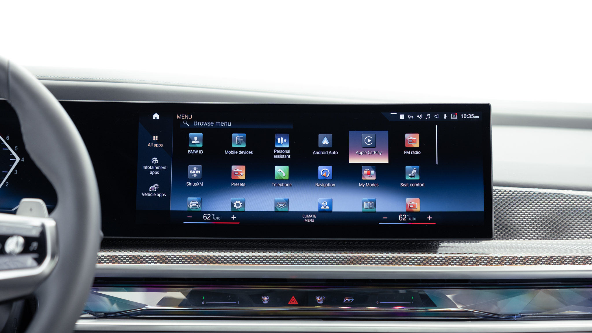 004 2024 BMW 760i xDrive infotainment system