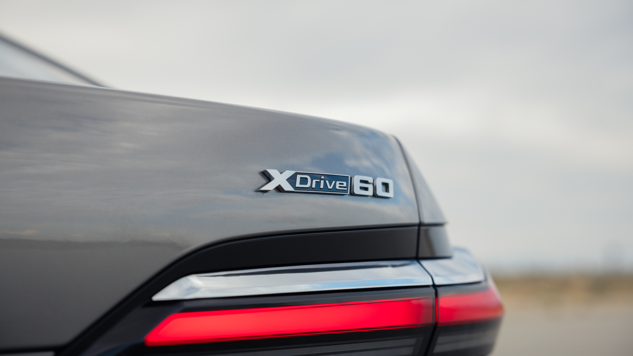 011 2024 BMW i7 xDrive60 logo