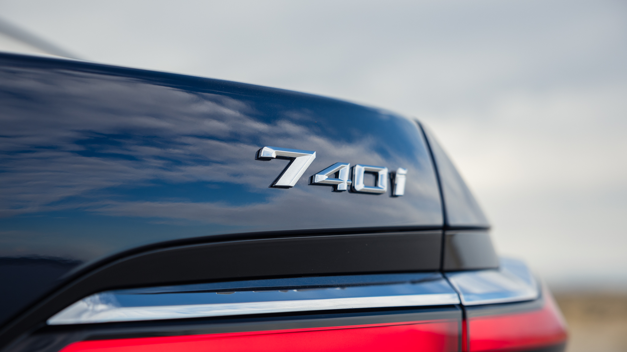 012 2024 BMW 740i sDrive