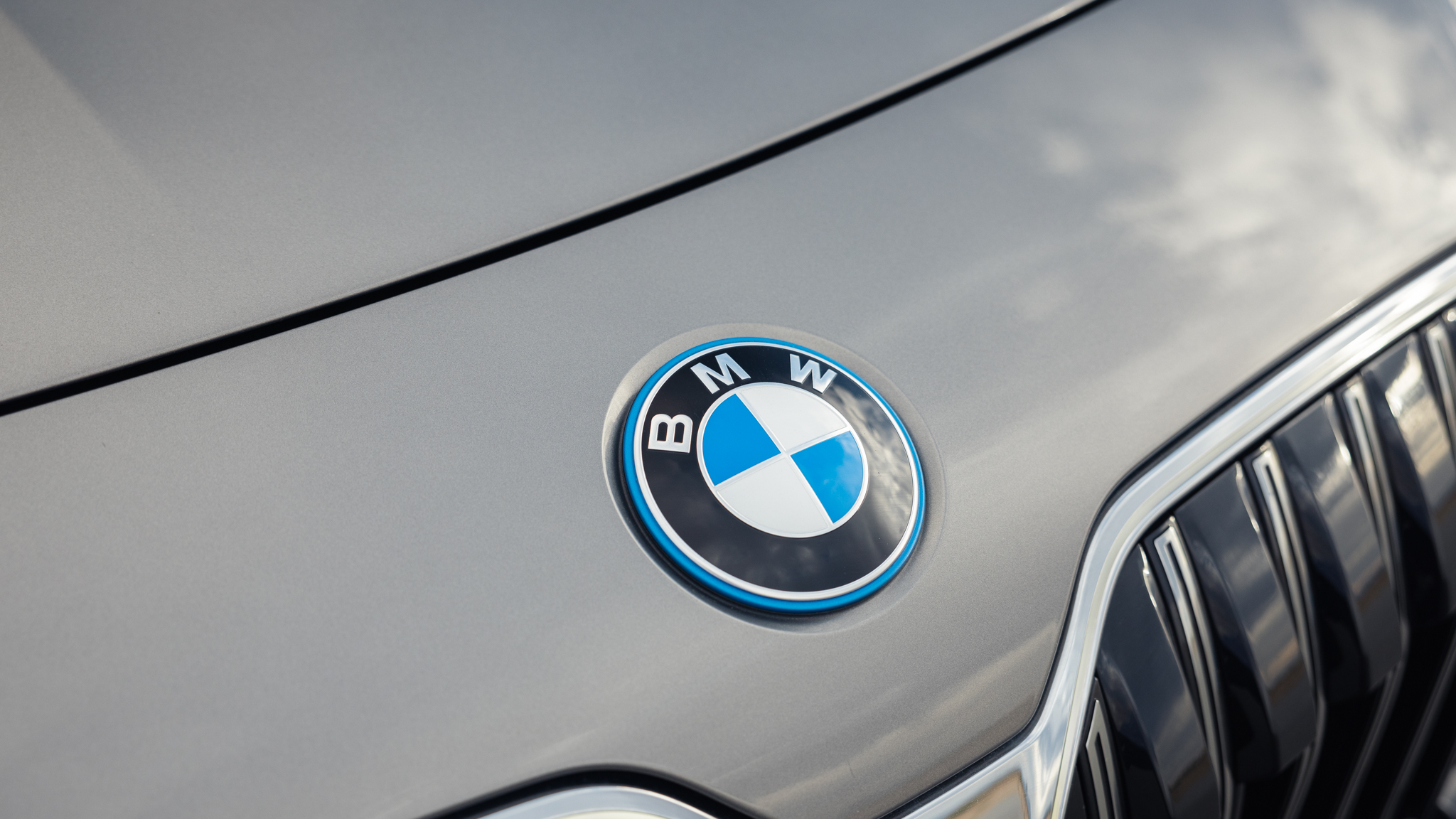 014 2024 BMW i7 xDrive60 logo