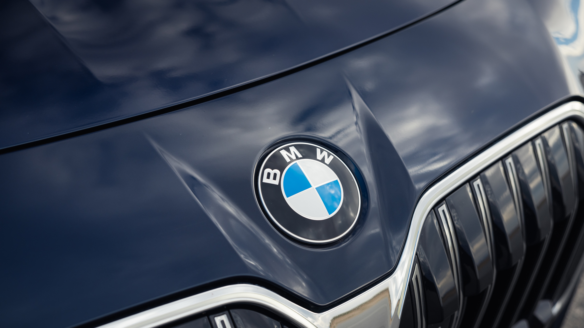 015 2024 BMW 740i sDrive logo