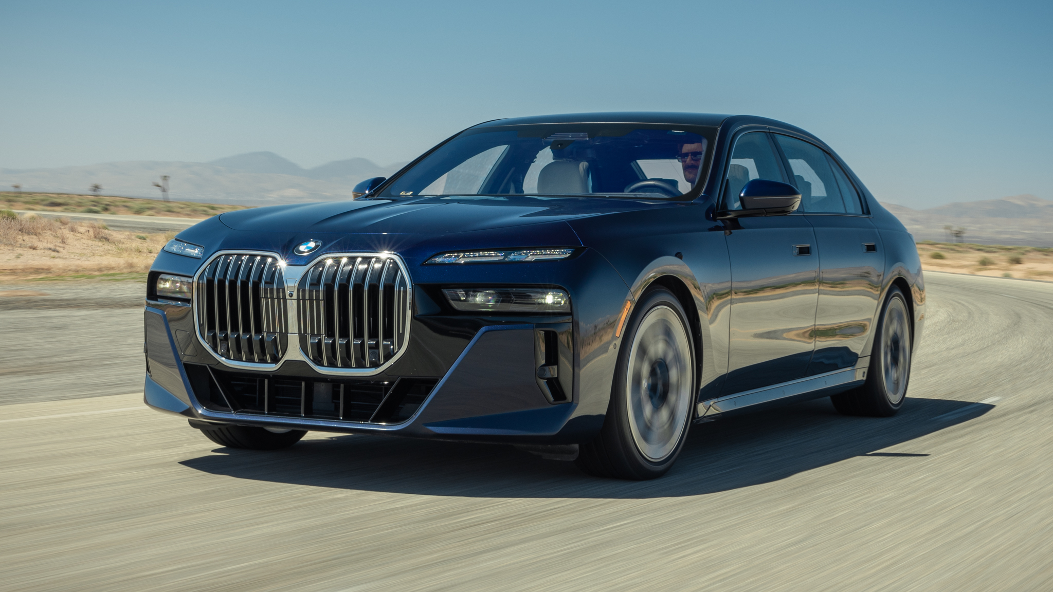 016 2024 BMW 740i sDrive