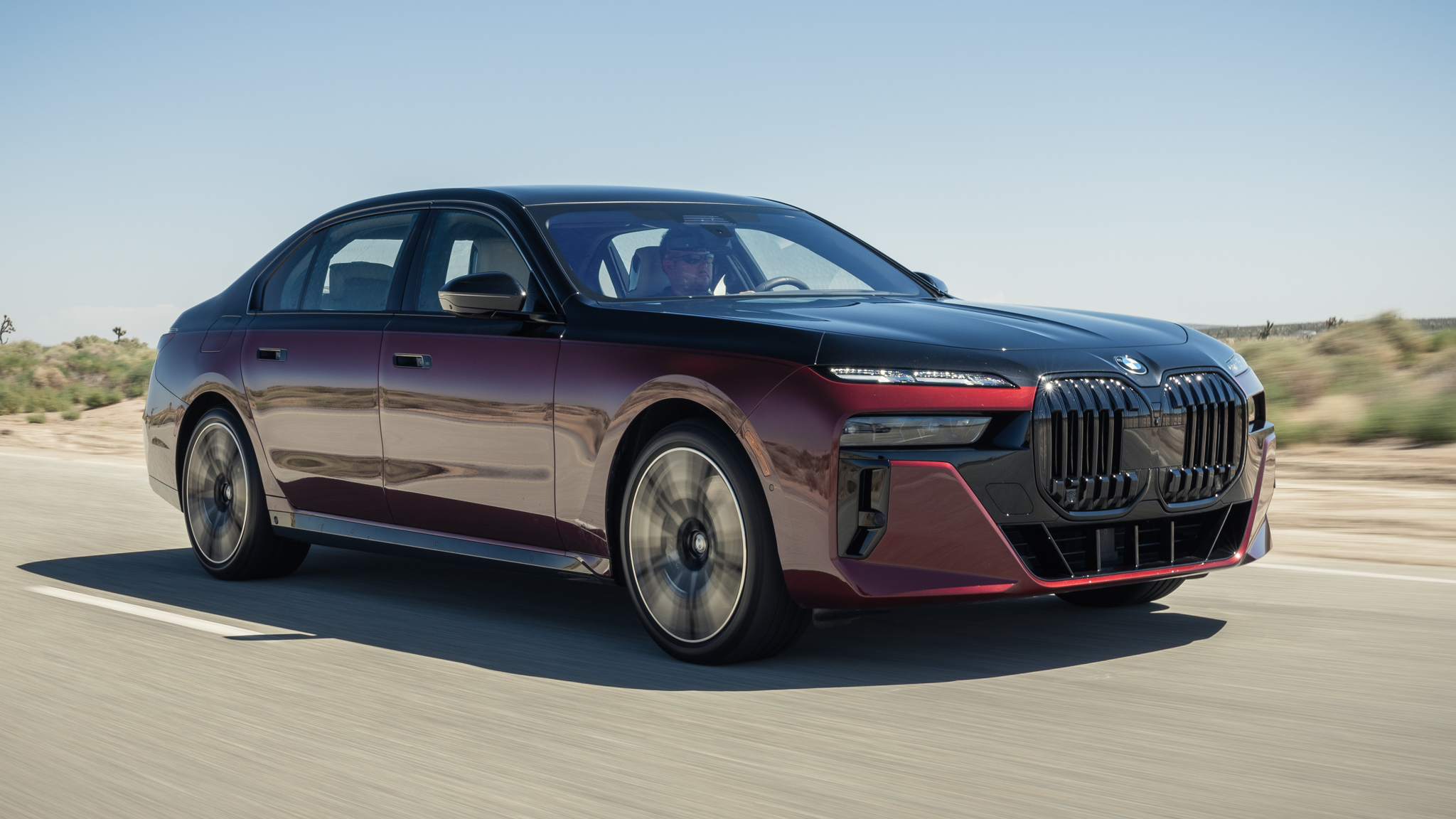 017 2024 BMW 760i xDrive