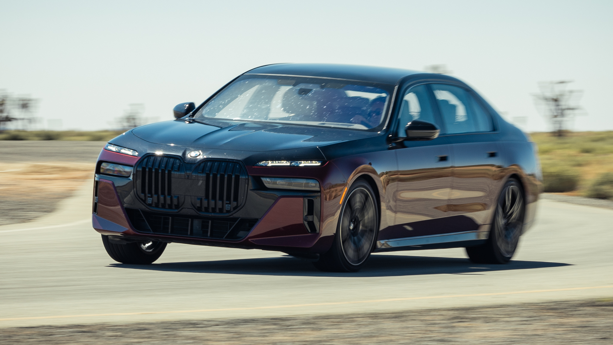 018 2024 BMW 760i xDrive in motion