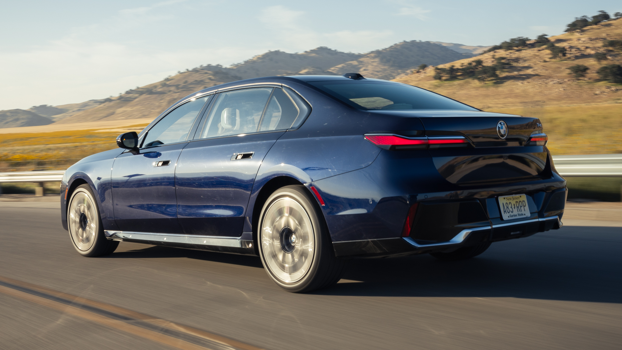 019 2024 BMW 740i sDrive